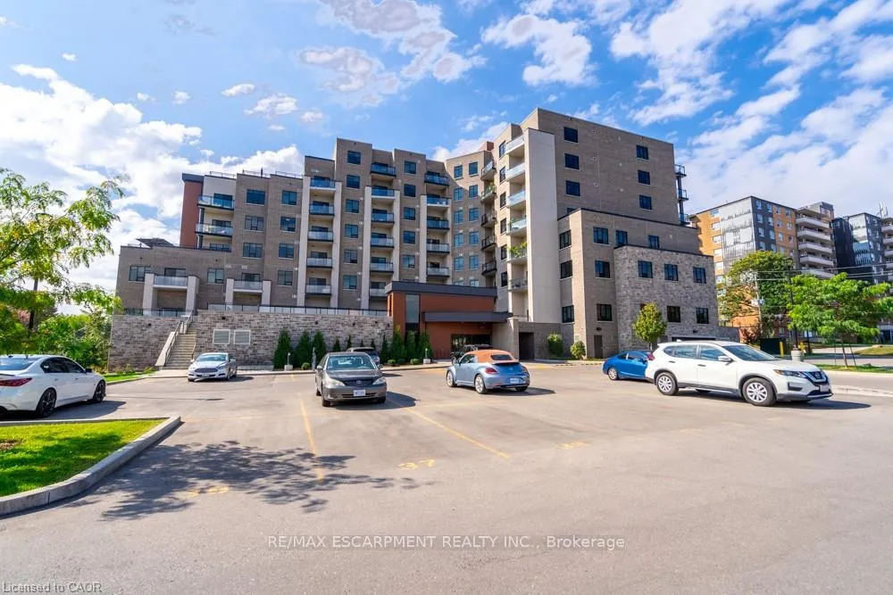 Photo 4 of Unit 213, 30 Hamilton Street S, Hamilton, Waterdown — HOMEH