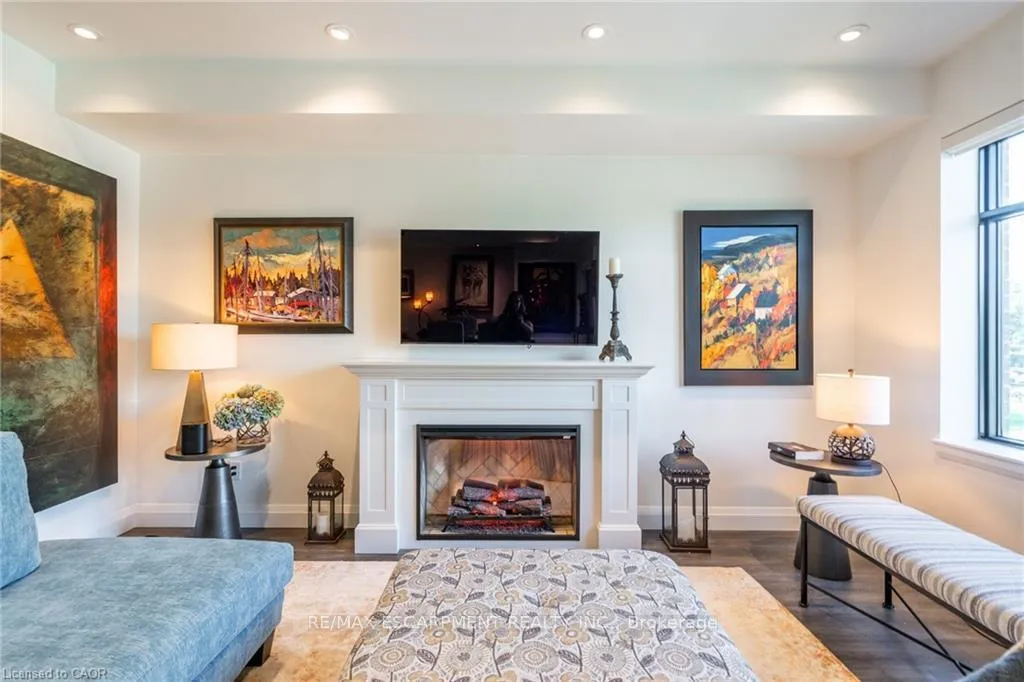 Photo 13 of Unit 213, 30 Hamilton Street S, Hamilton, Waterdown — HOMEH