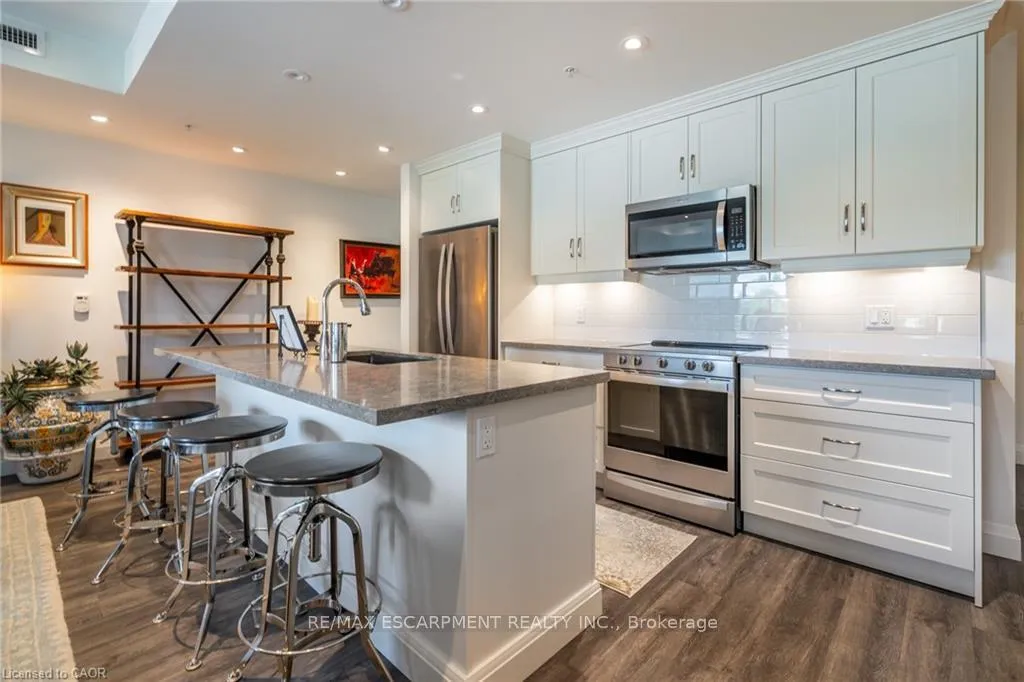Photo 15 of Unit 213, 30 Hamilton Street S, Hamilton, Waterdown — HOMEH