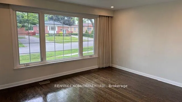 Photo 4 of 328 Jasper Avenue, Oshawa, Lakeview — HOMEH