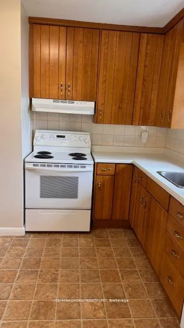 Photo 8 of 328 Jasper Avenue, Oshawa, Lakeview — HOMEH