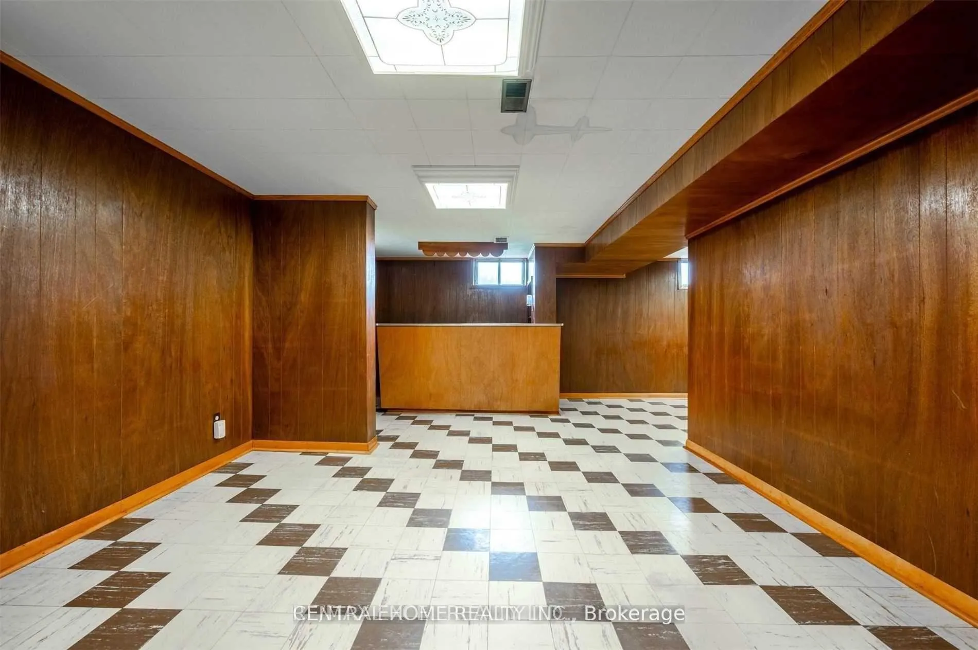 Photo 18 of 328 Jasper Avenue, Oshawa, Lakeview — HOMEH