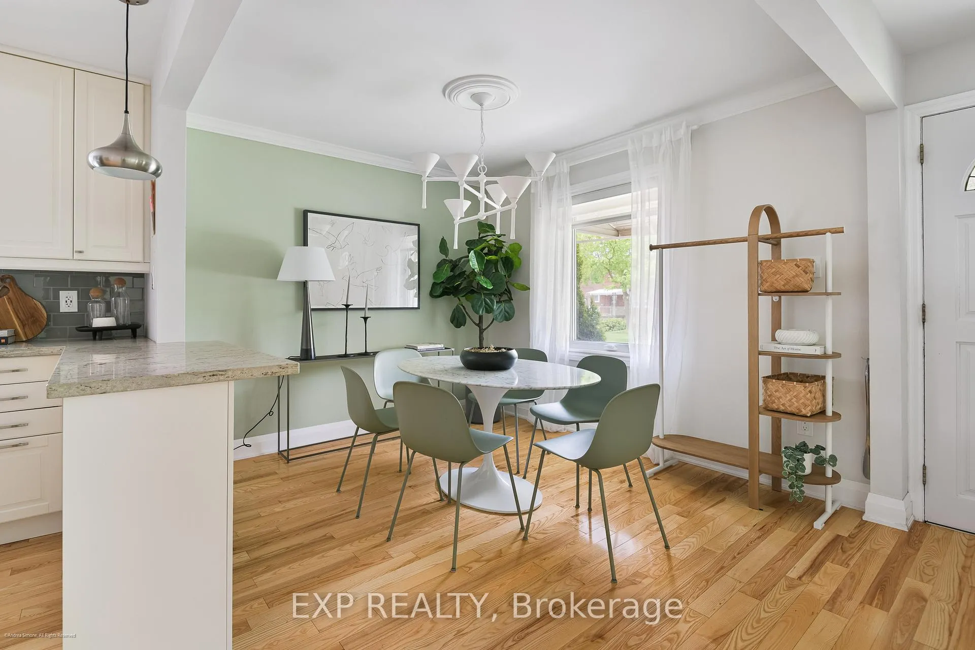 Photo 9 of 125 Treeview Drive, Etobicoke, Alderwood — HOMEH