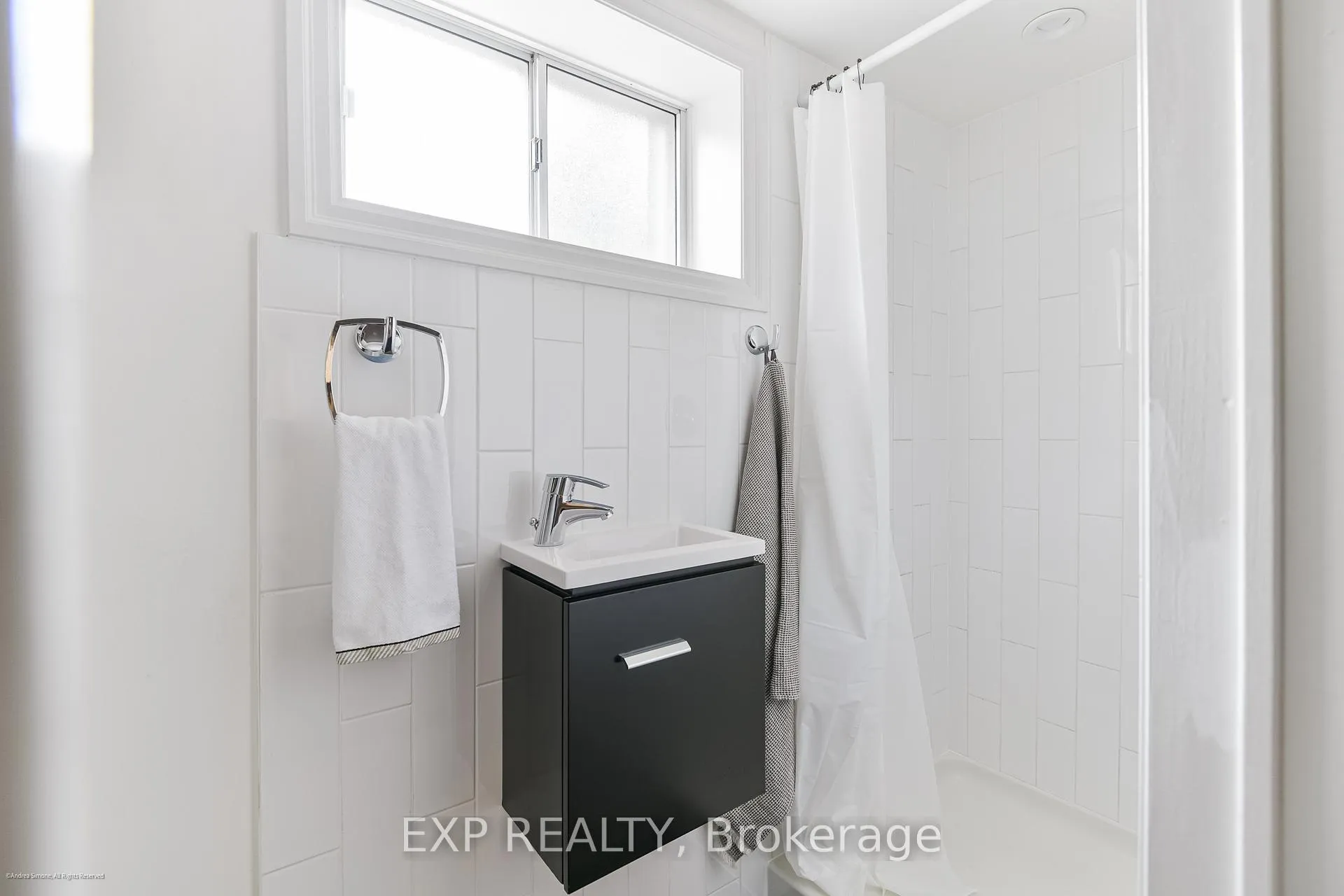 Photo 25 of 125 Treeview Drive, Etobicoke, Alderwood — HOMEH