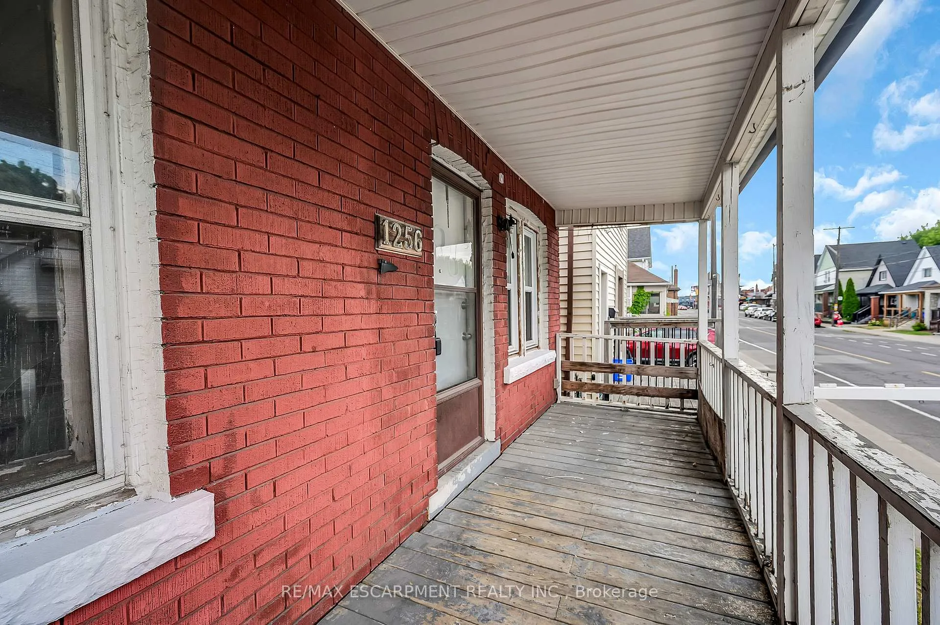 Photo 3 of 1256 Cannon Street E, Hamilton, Crown Point — HOMEH