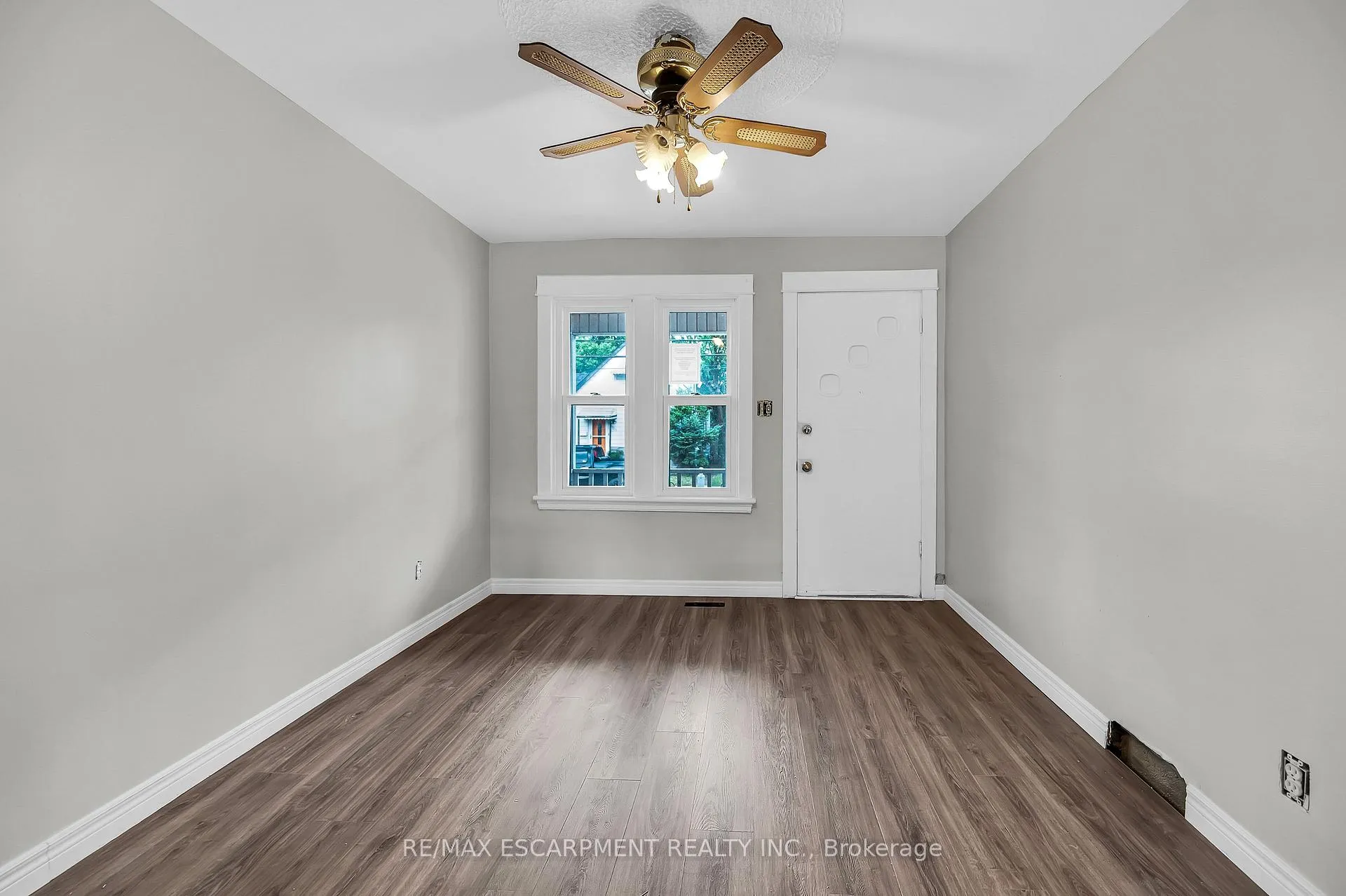Photo 4 of 1256 Cannon Street E, Hamilton, Crown Point — HOMEH