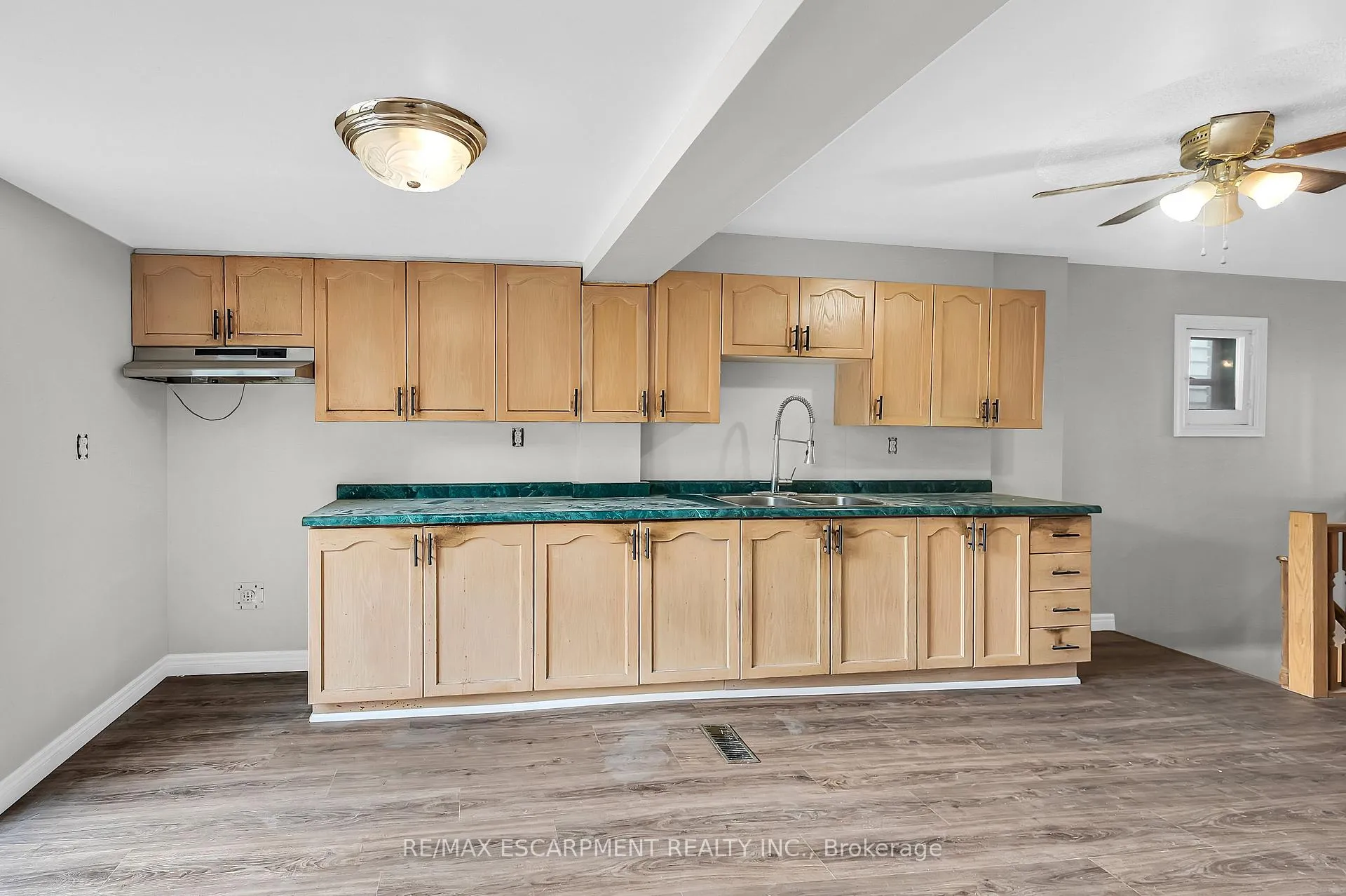 Photo 7 of 1256 Cannon Street E, Hamilton, Crown Point — HOMEH