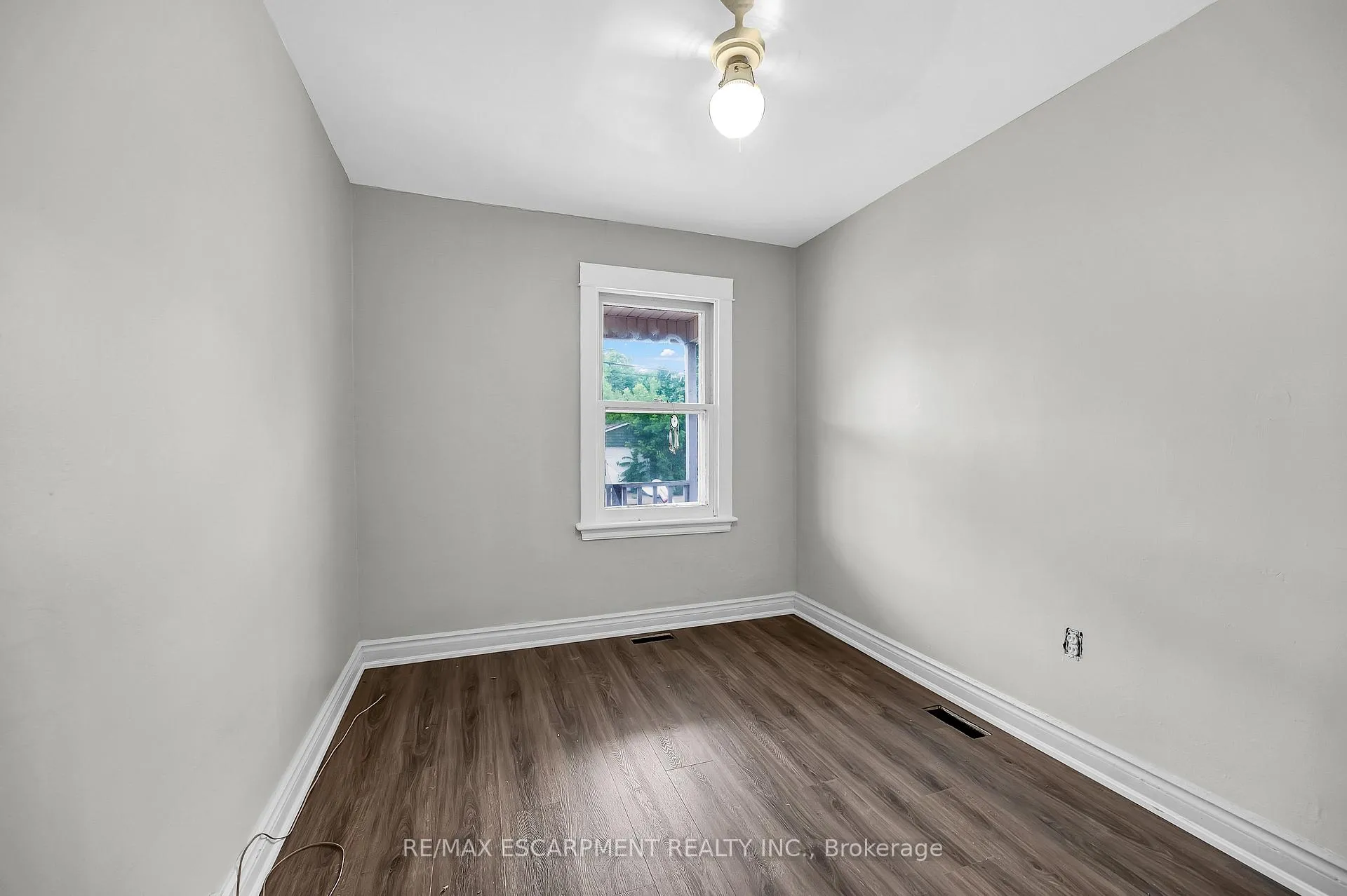Photo 12 of 1256 Cannon Street E, Hamilton, Crown Point — HOMEH
