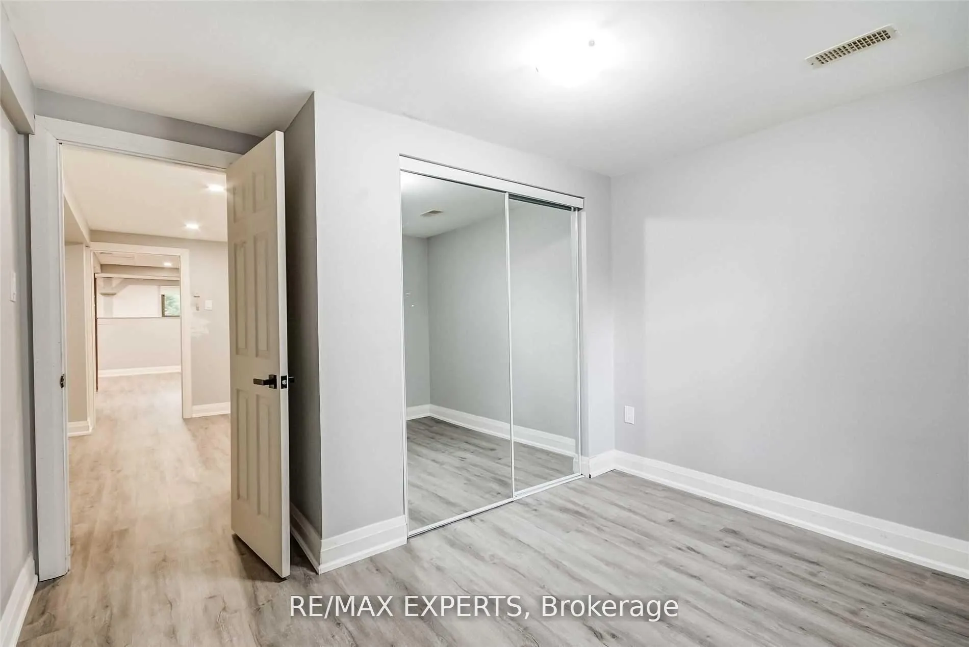 Photo 3 of Unit Lower, 39 The Boulevard, New Tecumseth, Tottenham — HOMEH