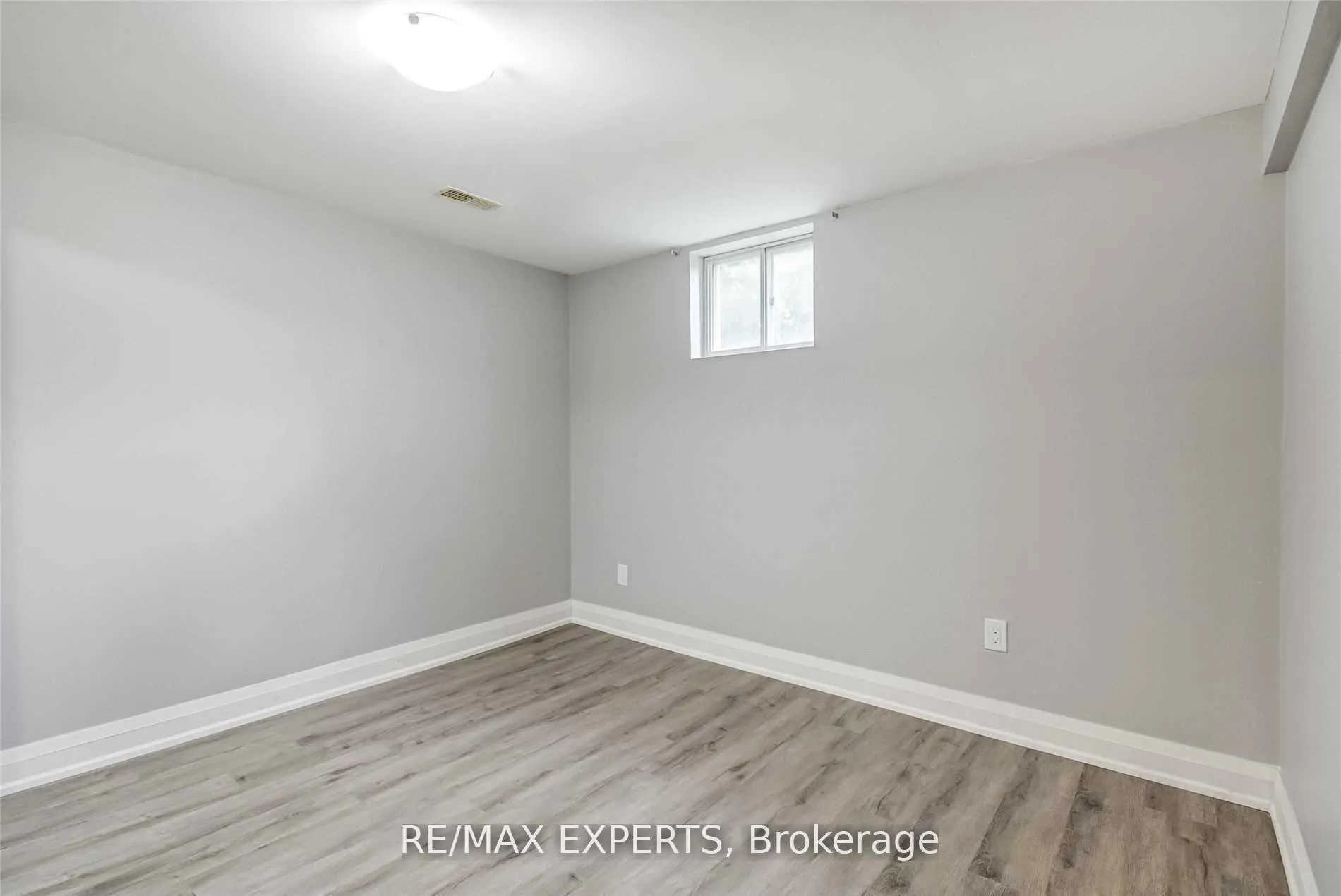 Photo 4 of Unit Lower, 39 The Boulevard, New Tecumseth, Tottenham — HOMEH