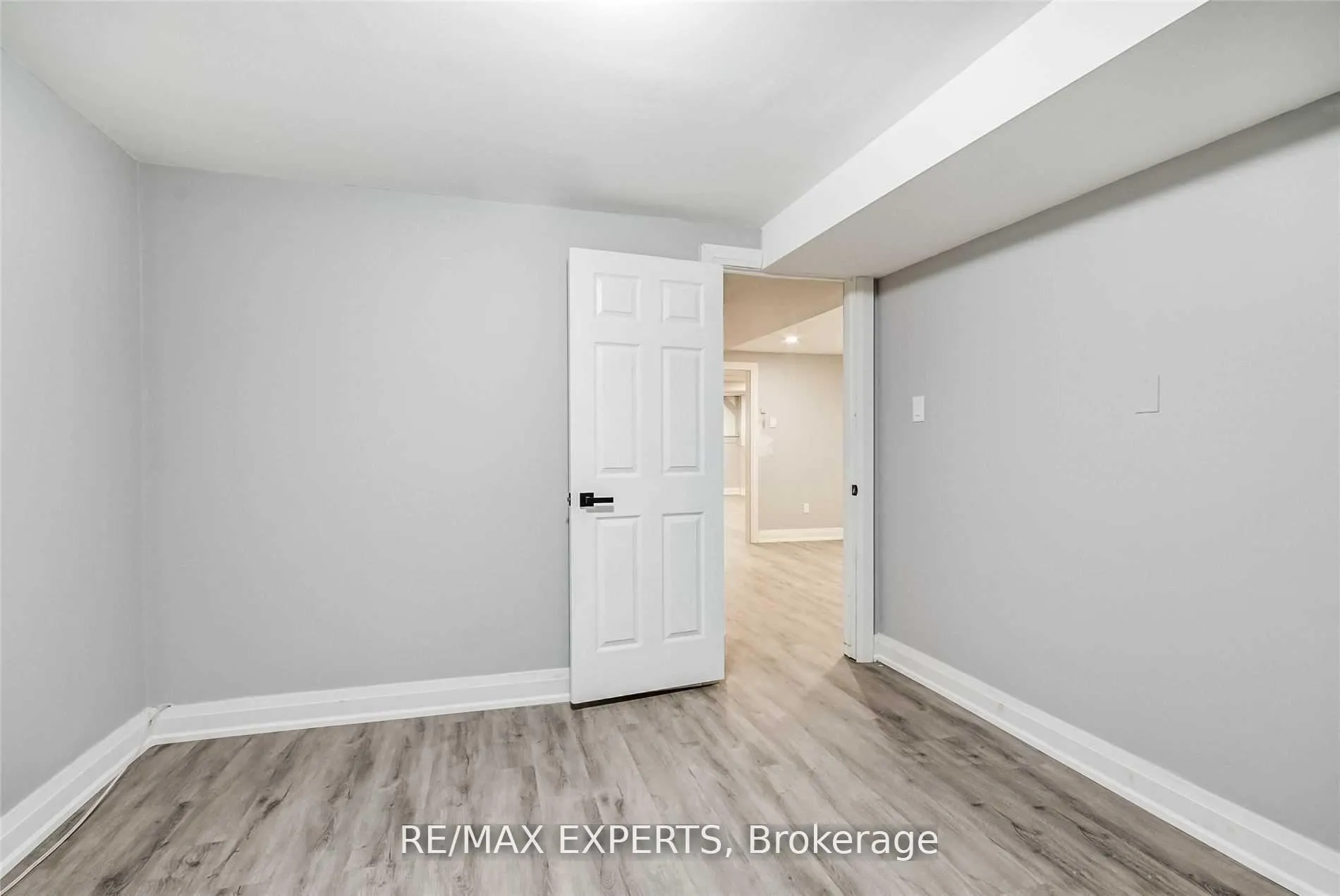 Photo 5 of Unit Lower, 39 The Boulevard, New Tecumseth, Tottenham — HOMEH
