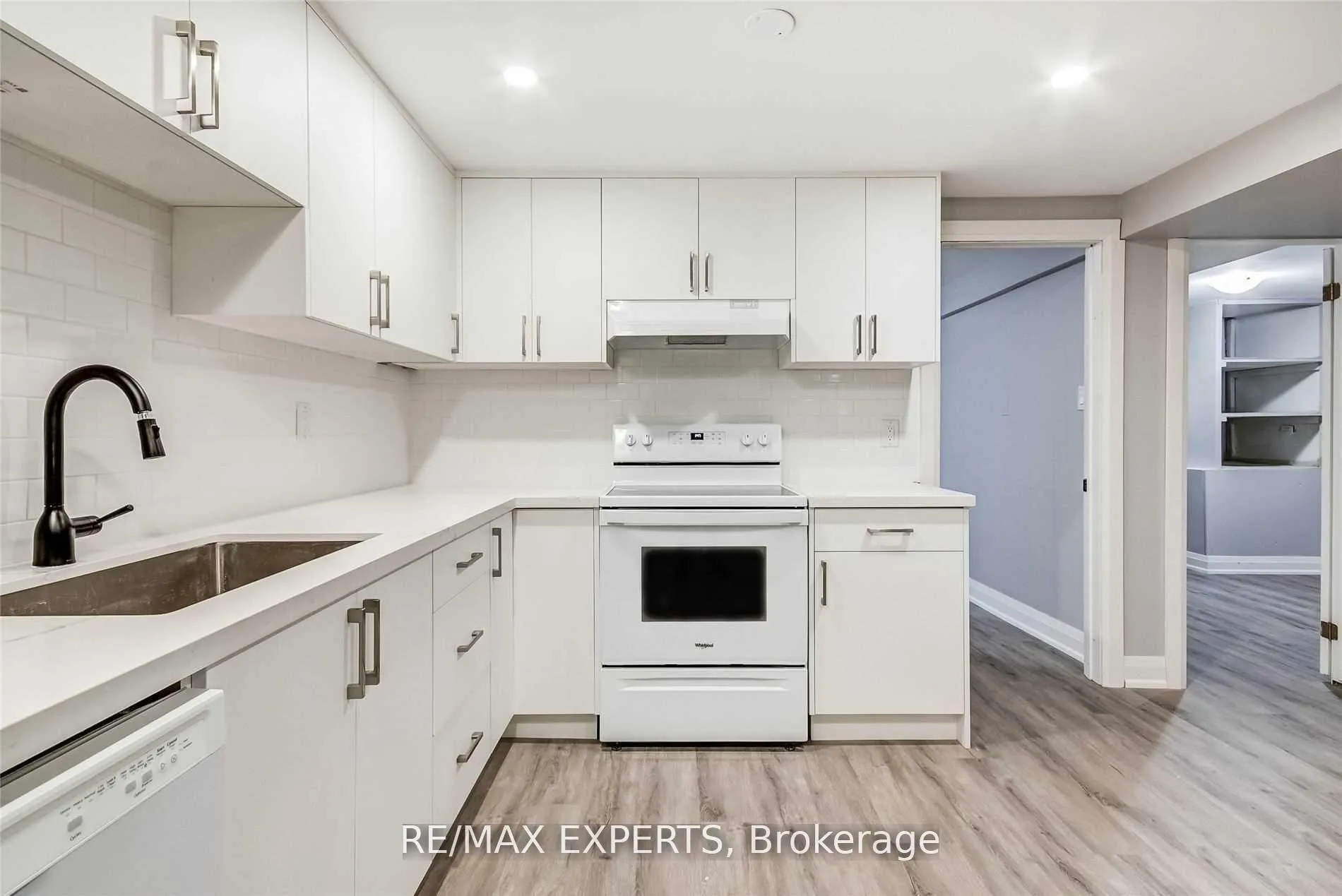 Photo 9 of Unit Lower, 39 The Boulevard, New Tecumseth, Tottenham — HOMEH