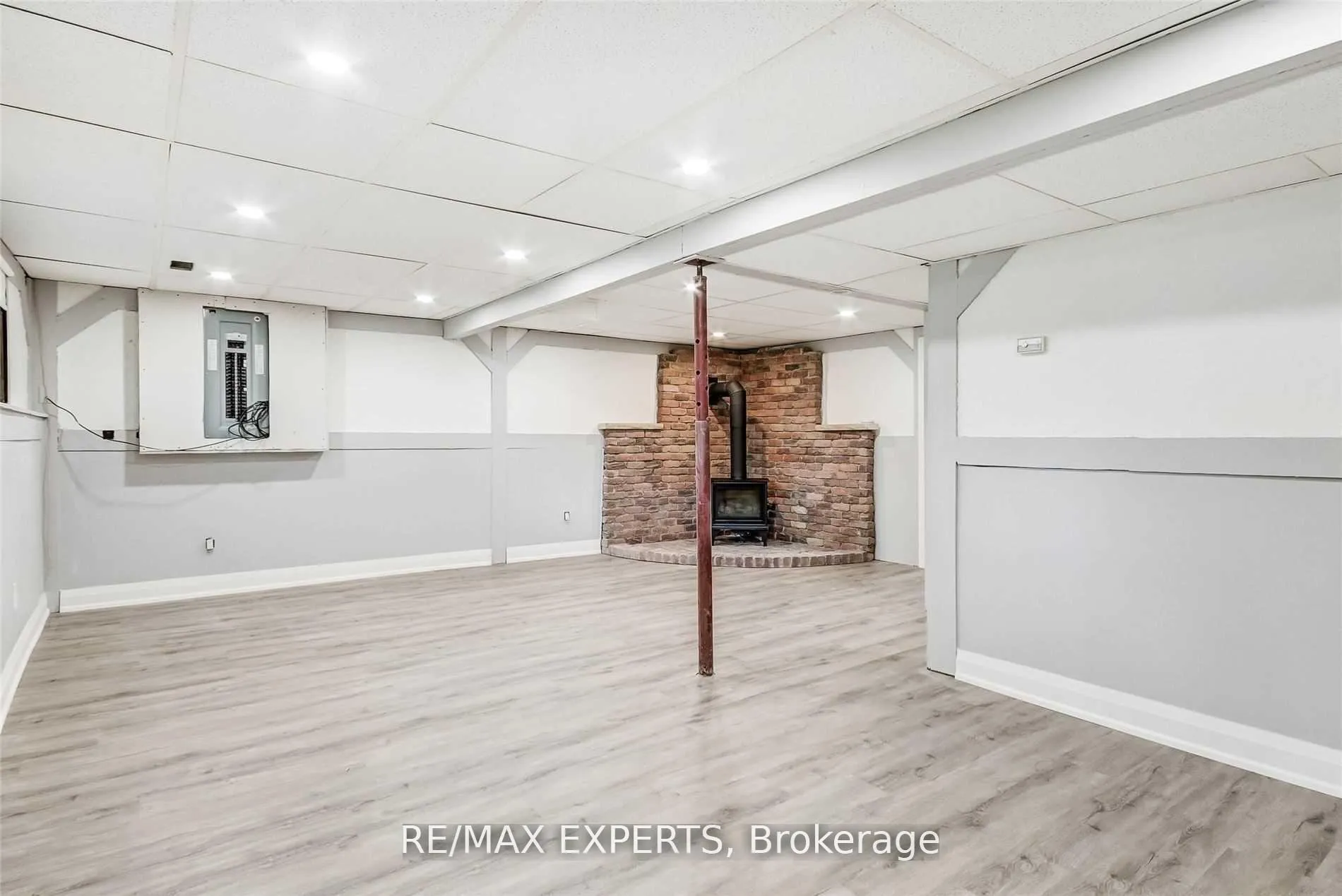 Photo 17 of Unit Lower, 39 The Boulevard, New Tecumseth, Tottenham — HOMEH