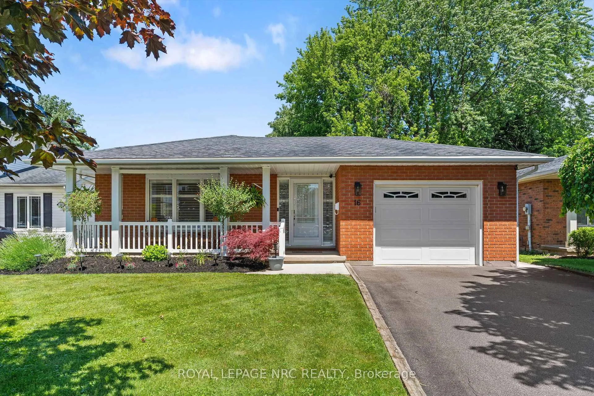 Photo 1 of 16 Bolger Drive, St. Catharines, Lakeport — HOMEH
