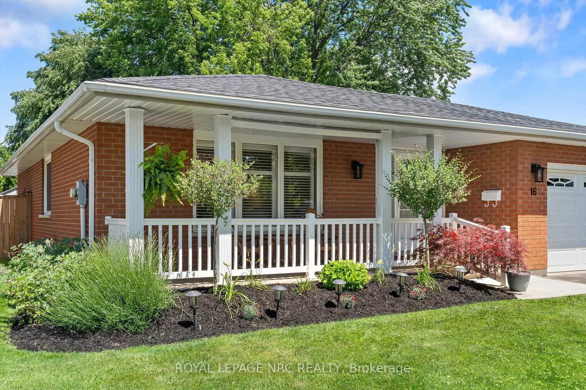 Photo 4 of 16 Bolger Drive, St. Catharines, Lakeport — HOMEH