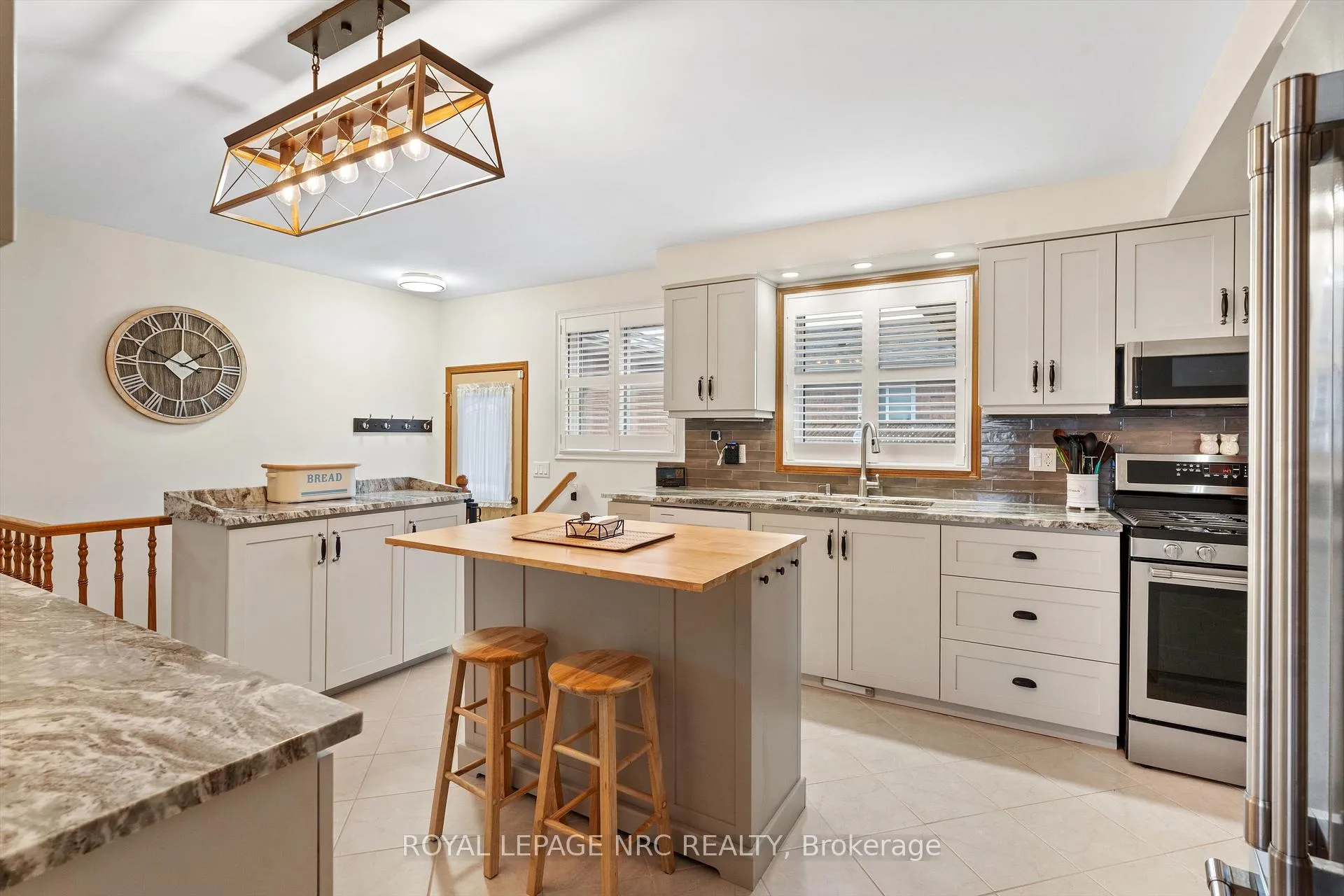Photo 12 of 16 Bolger Drive, St. Catharines, Lakeport — HOMEH
