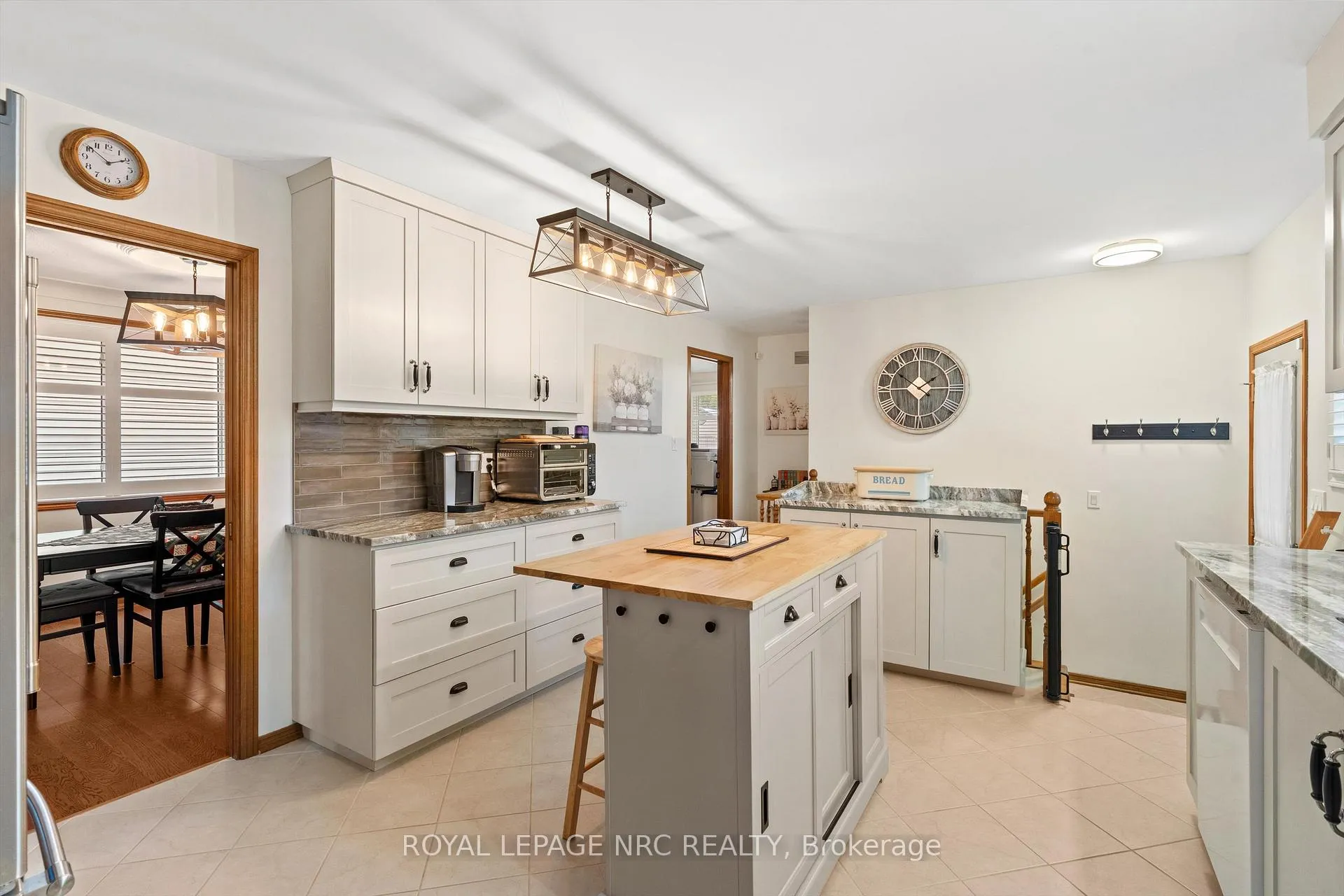 Photo 17 of 16 Bolger Drive, St. Catharines, Lakeport — HOMEH