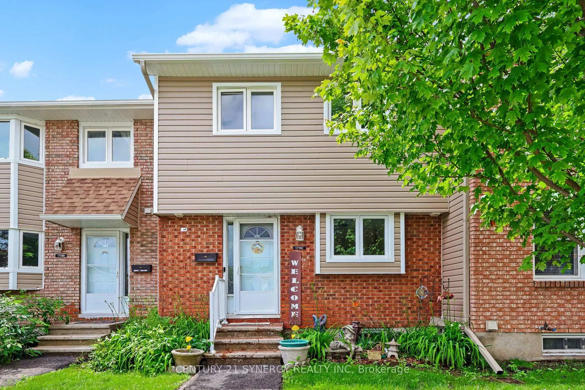 Front of Unit C, 1718 Lamoureux Drive