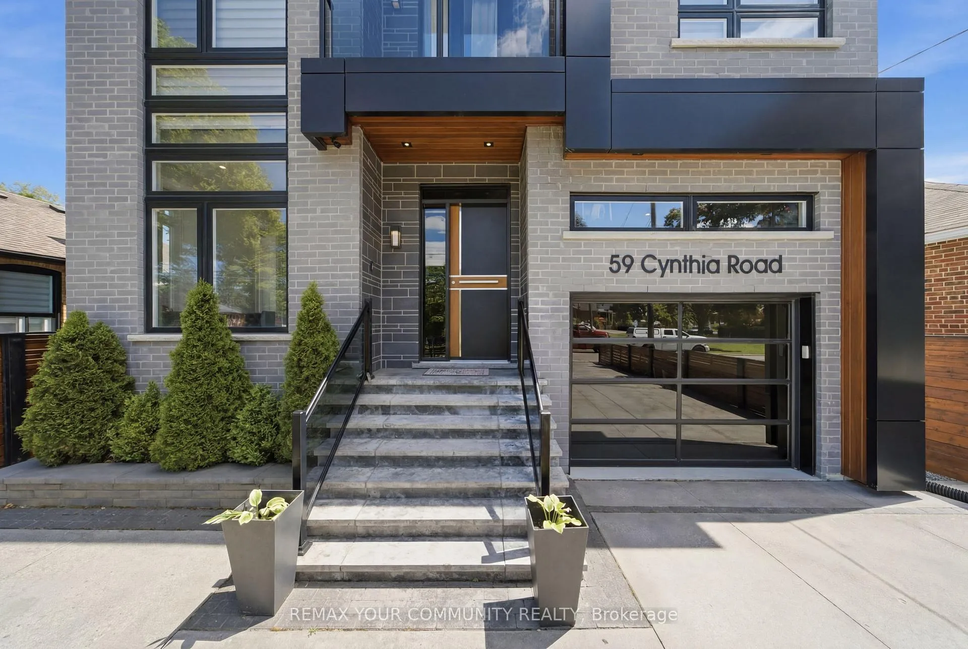 Photo 3 of 59 Cynthia Road, Toronto, Rockcliffe-Smythe — HOMEH