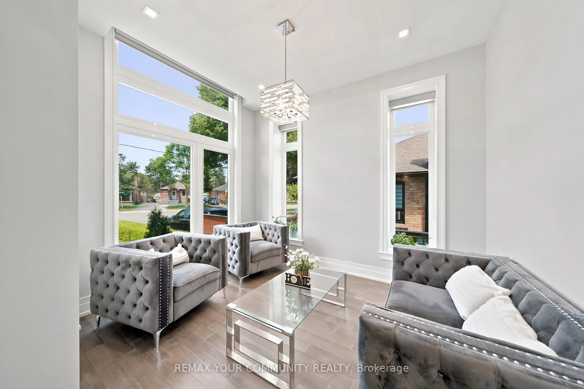 Photo 6 of 59 Cynthia Road, Toronto, Rockcliffe-Smythe — HOMEH