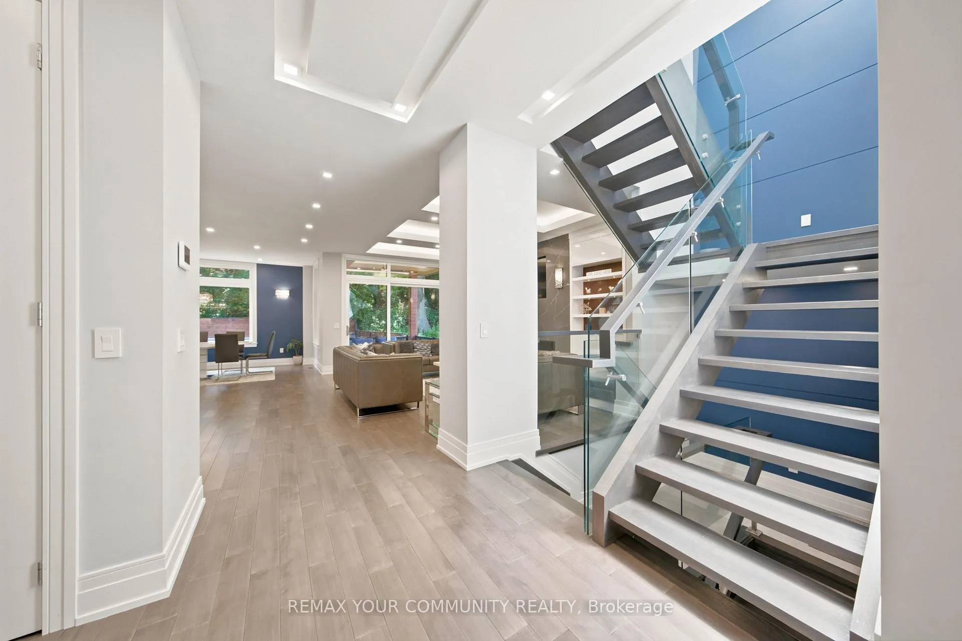 Photo 7 of 59 Cynthia Road, Toronto, Rockcliffe-Smythe — HOMEH