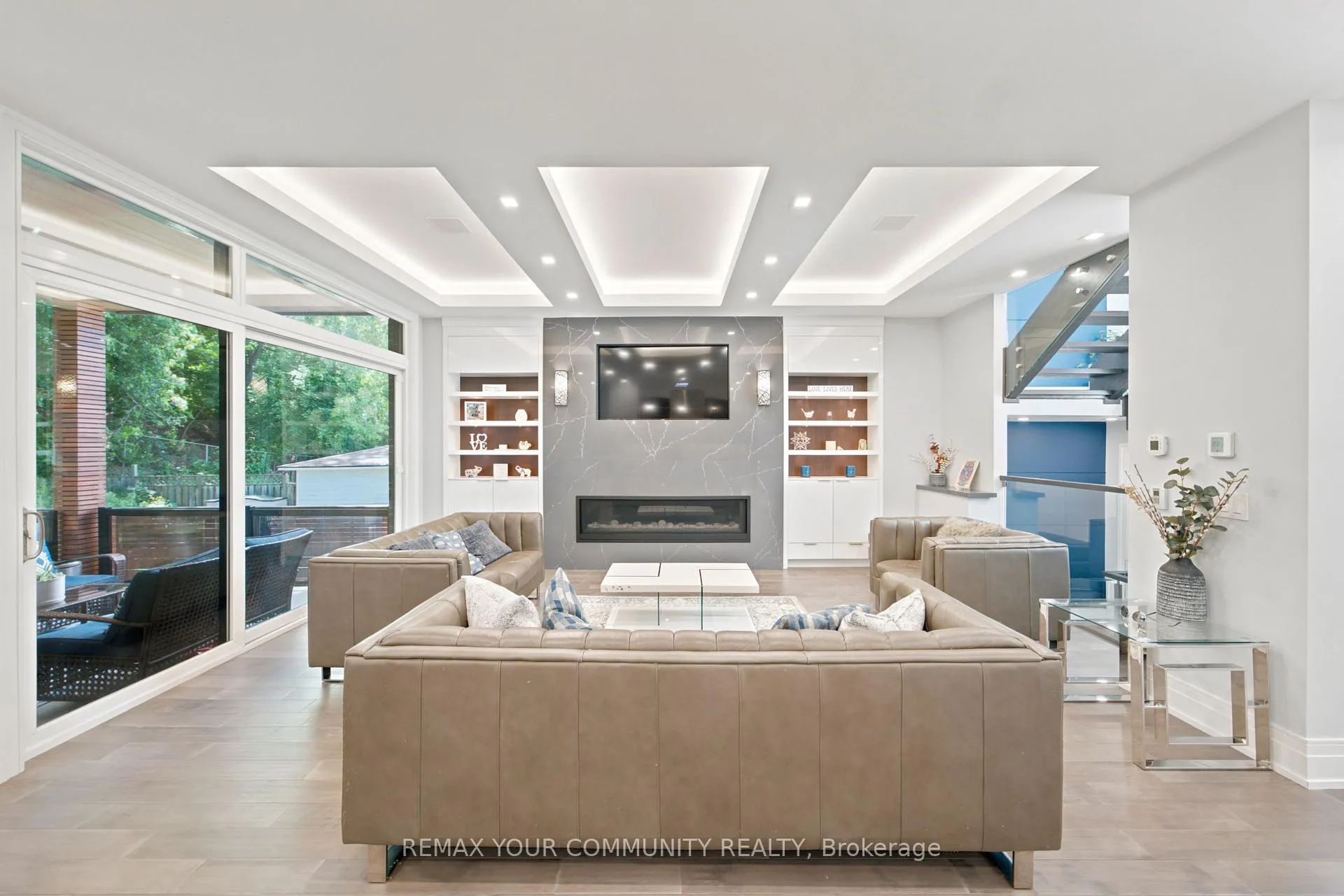 Photo 9 of 59 Cynthia Road, Toronto, Rockcliffe-Smythe — HOMEH