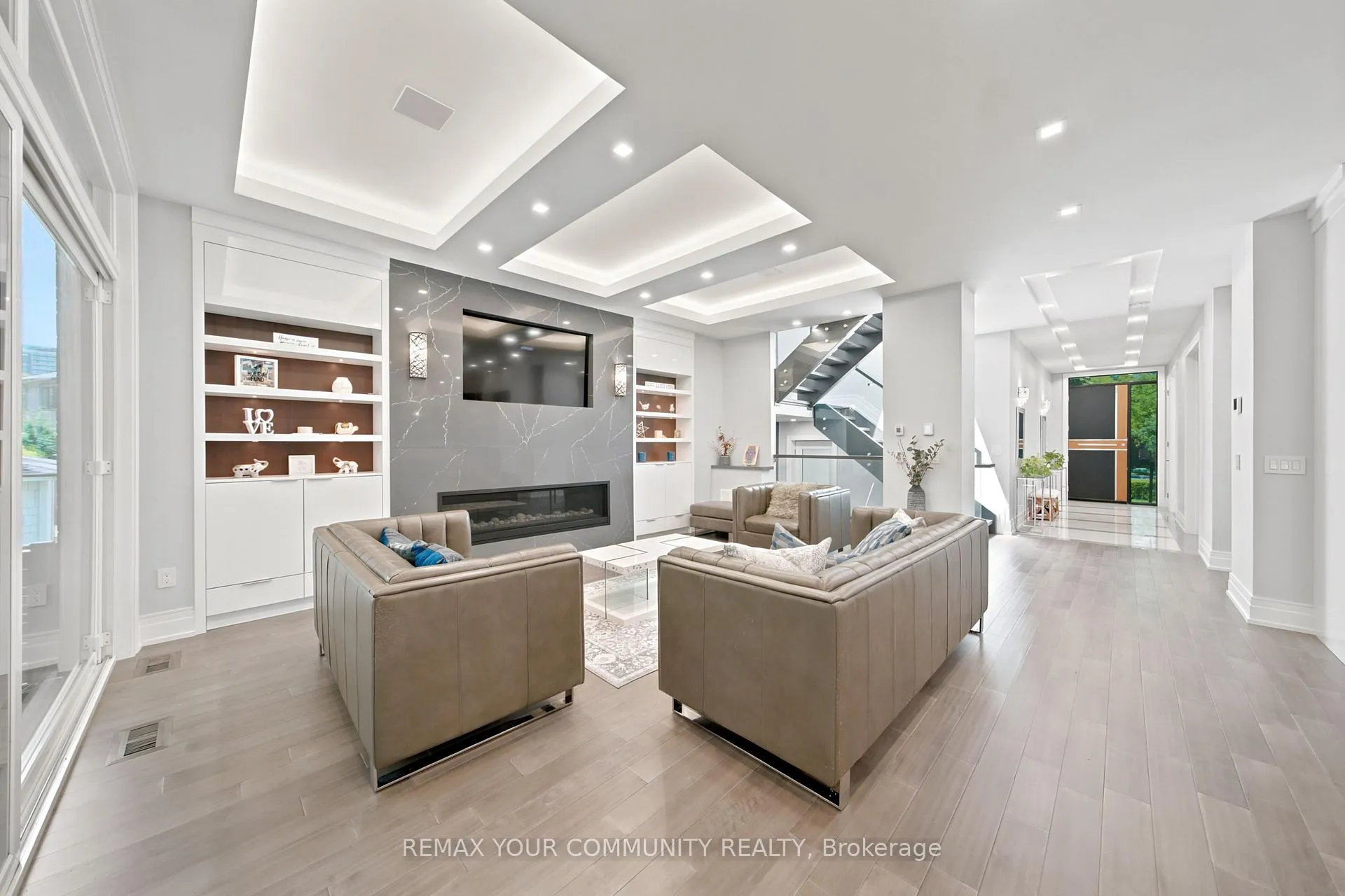 Photo 11 of 59 Cynthia Road, Toronto, Rockcliffe-Smythe — HOMEH