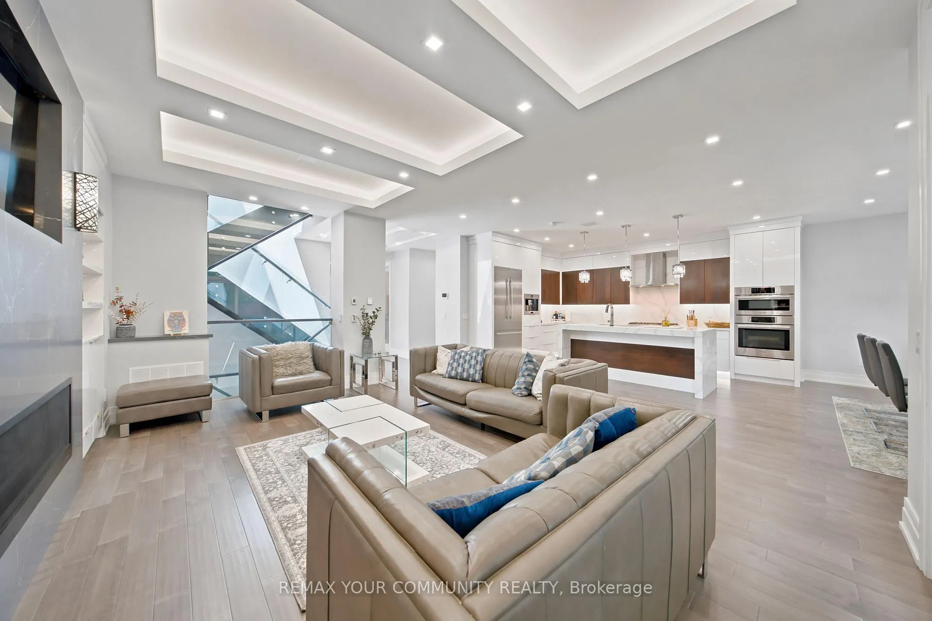 Photo 12 of 59 Cynthia Road, Toronto, Rockcliffe-Smythe — HOMEH