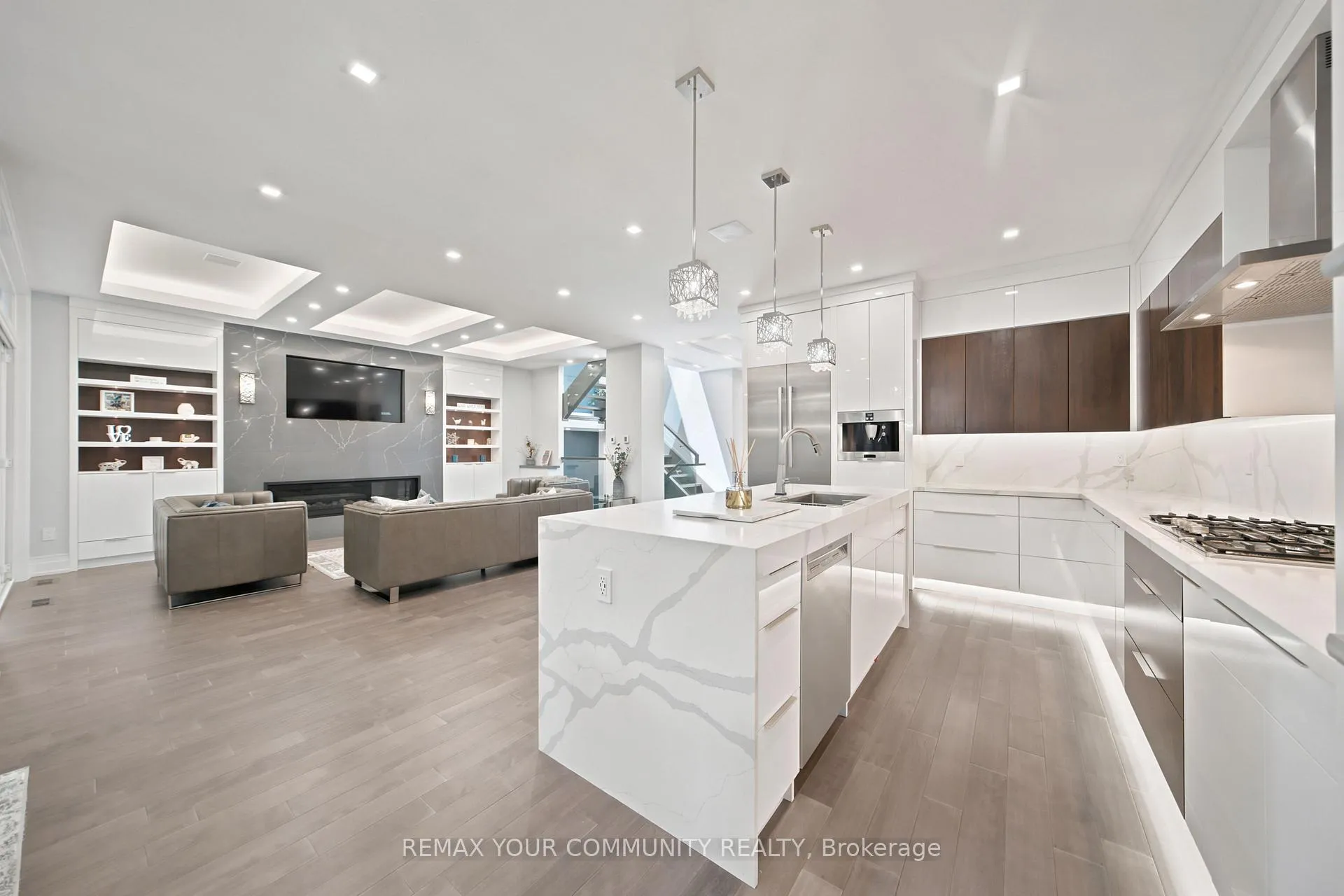 Photo 15 of 59 Cynthia Road, Toronto, Rockcliffe-Smythe — HOMEH