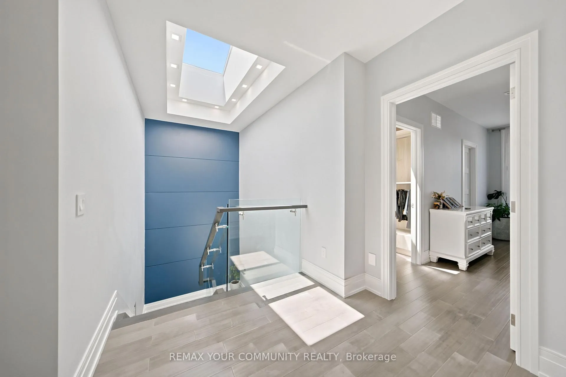 Photo 21 of 59 Cynthia Road, Toronto, Rockcliffe-Smythe — HOMEH