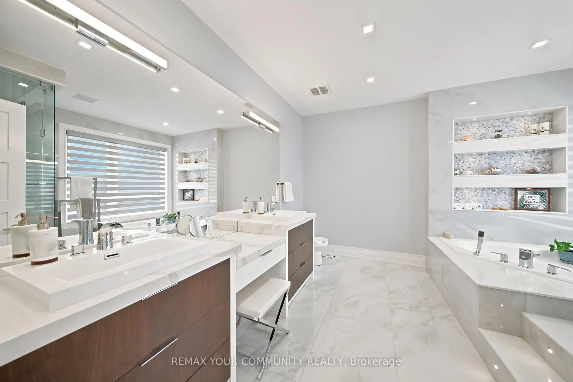 Photo 24 of 59 Cynthia Road, Toronto, Rockcliffe-Smythe — HOMEH