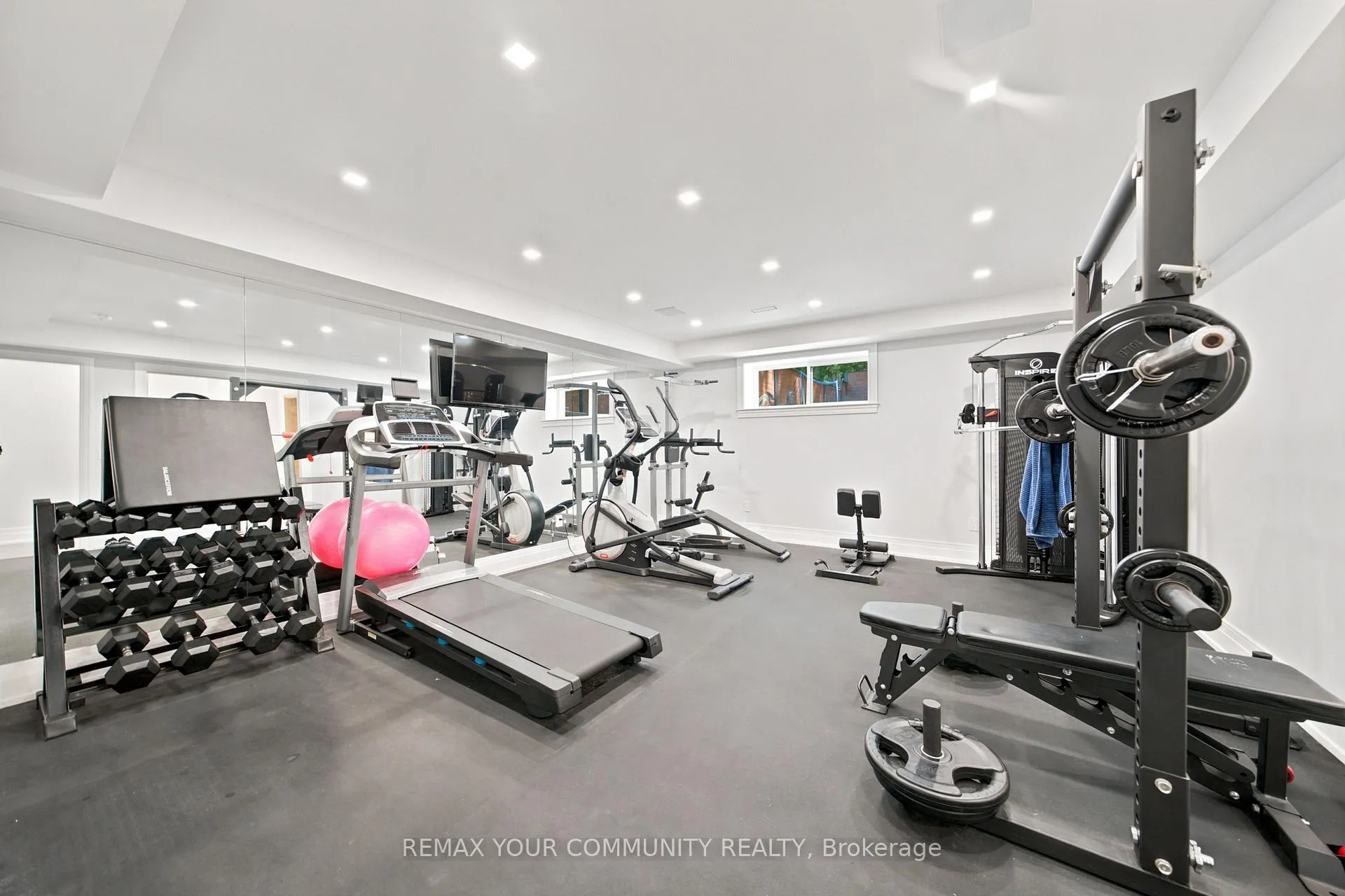 Photo 40 of 59 Cynthia Road, Toronto, Rockcliffe-Smythe — HOMEH