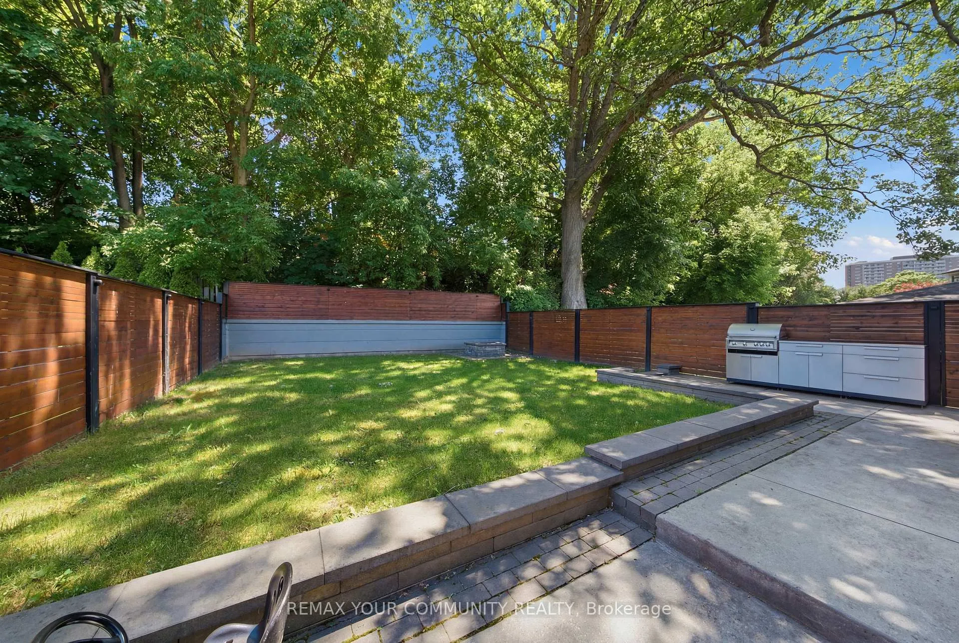 Photo 46 of 59 Cynthia Road, Toronto, Rockcliffe-Smythe — HOMEH
