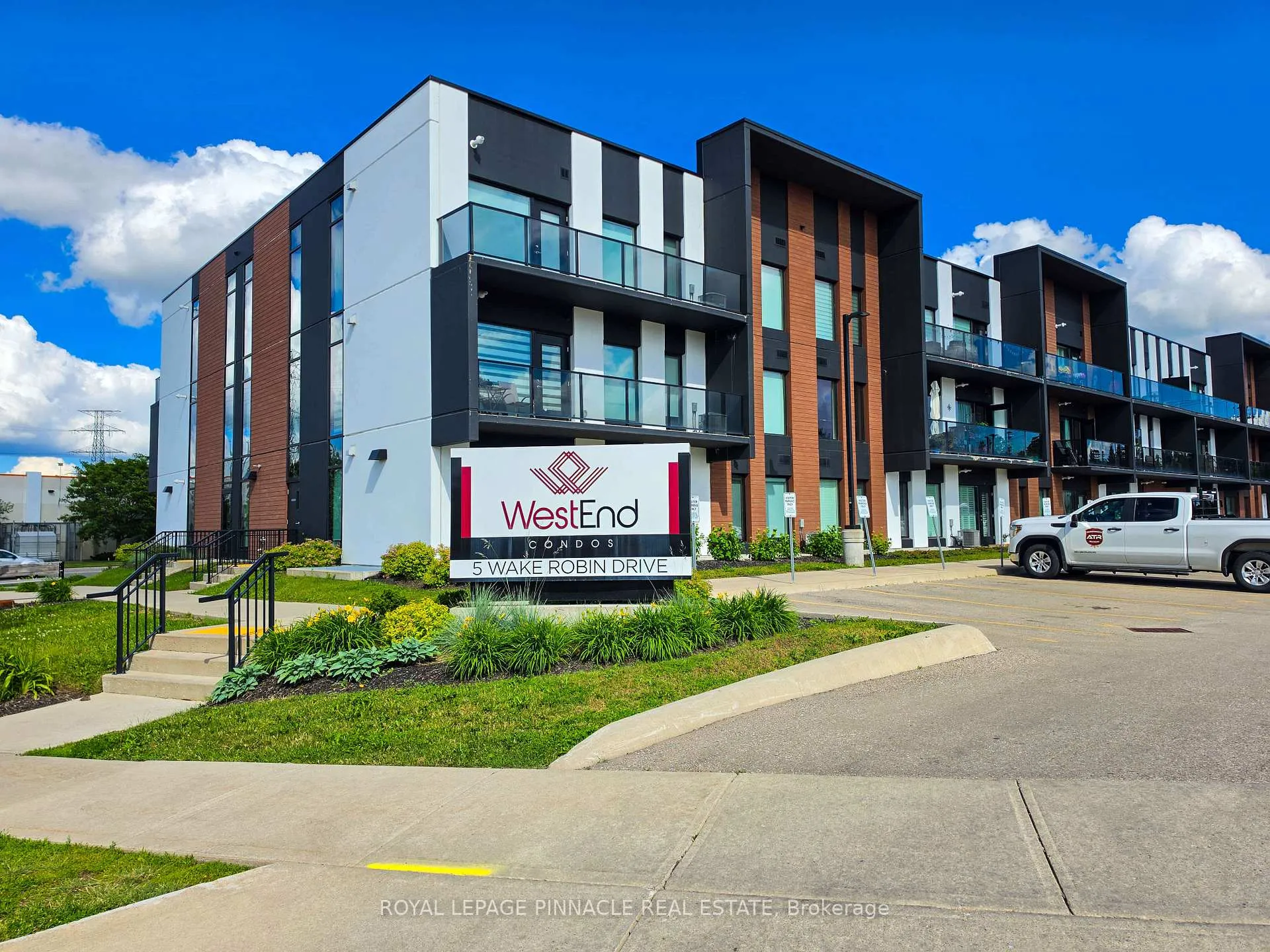 Photo 1 of Unit 101, 5 Wake Robin Drive, Kitchener, Larentian West — HOMEH
