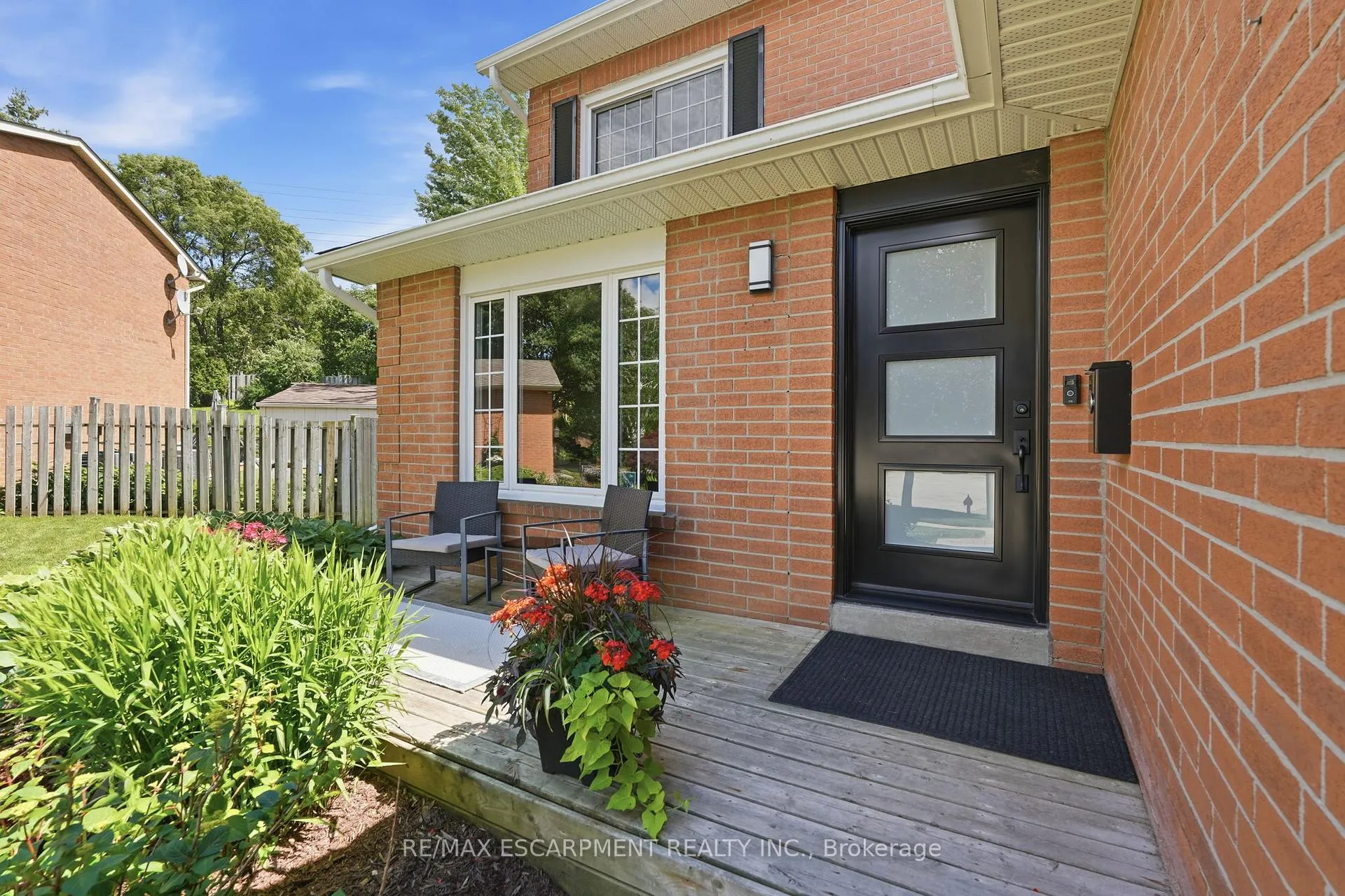 Photo 3 of 53 Glaceport Avenue, Hamilton, Waterdown — HOMEH
