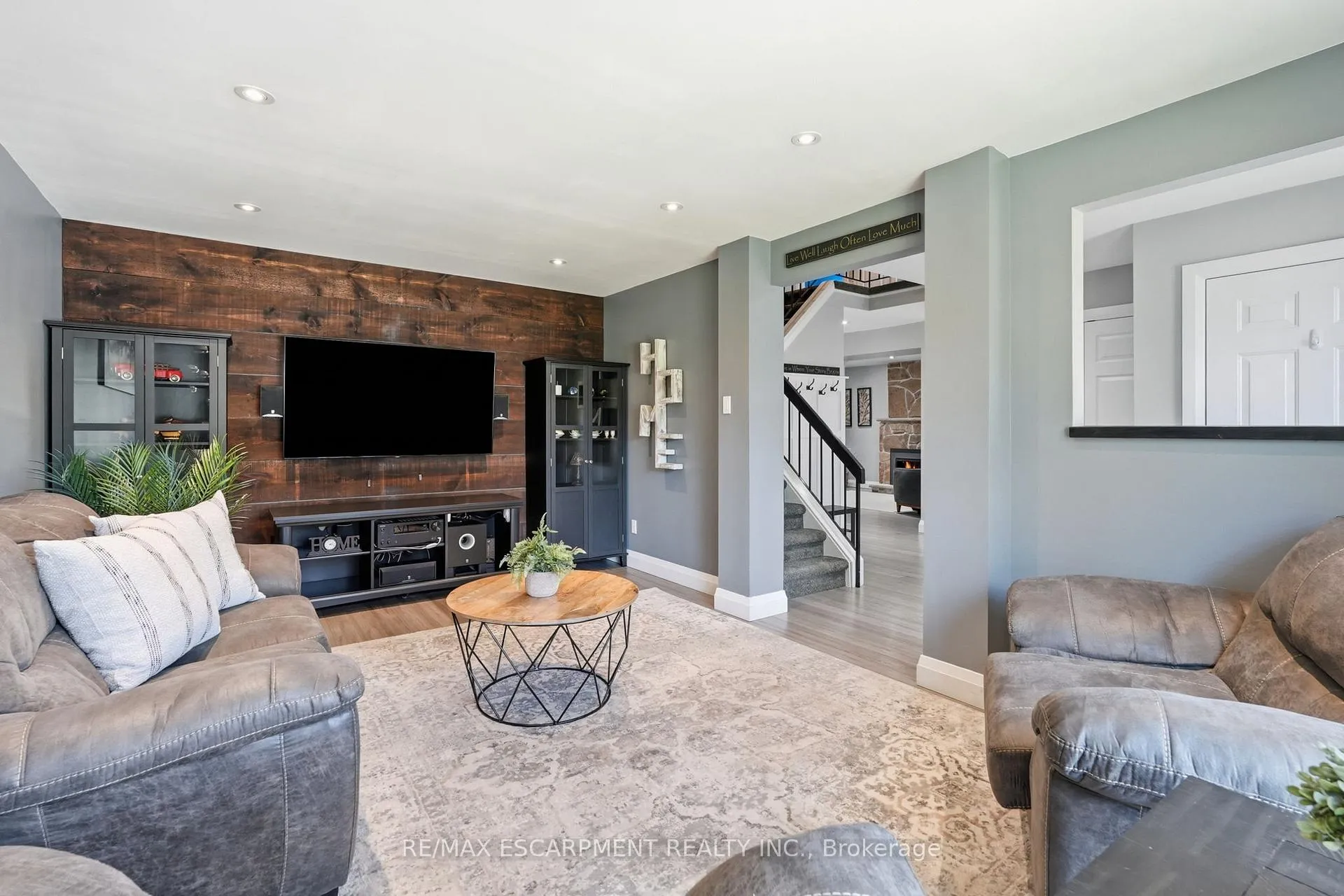 Photo 8 of 53 Glaceport Avenue, Hamilton, Waterdown — HOMEH