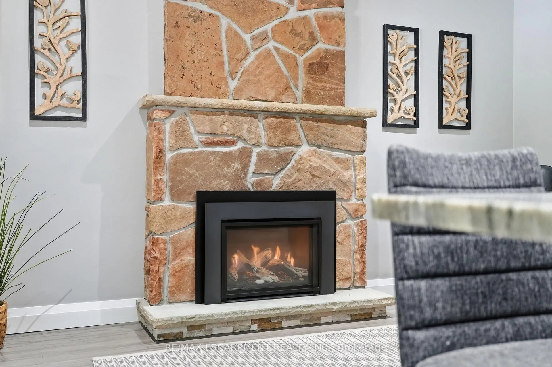 Photo 16 of 53 Glaceport Avenue, Hamilton, Waterdown — HOMEH