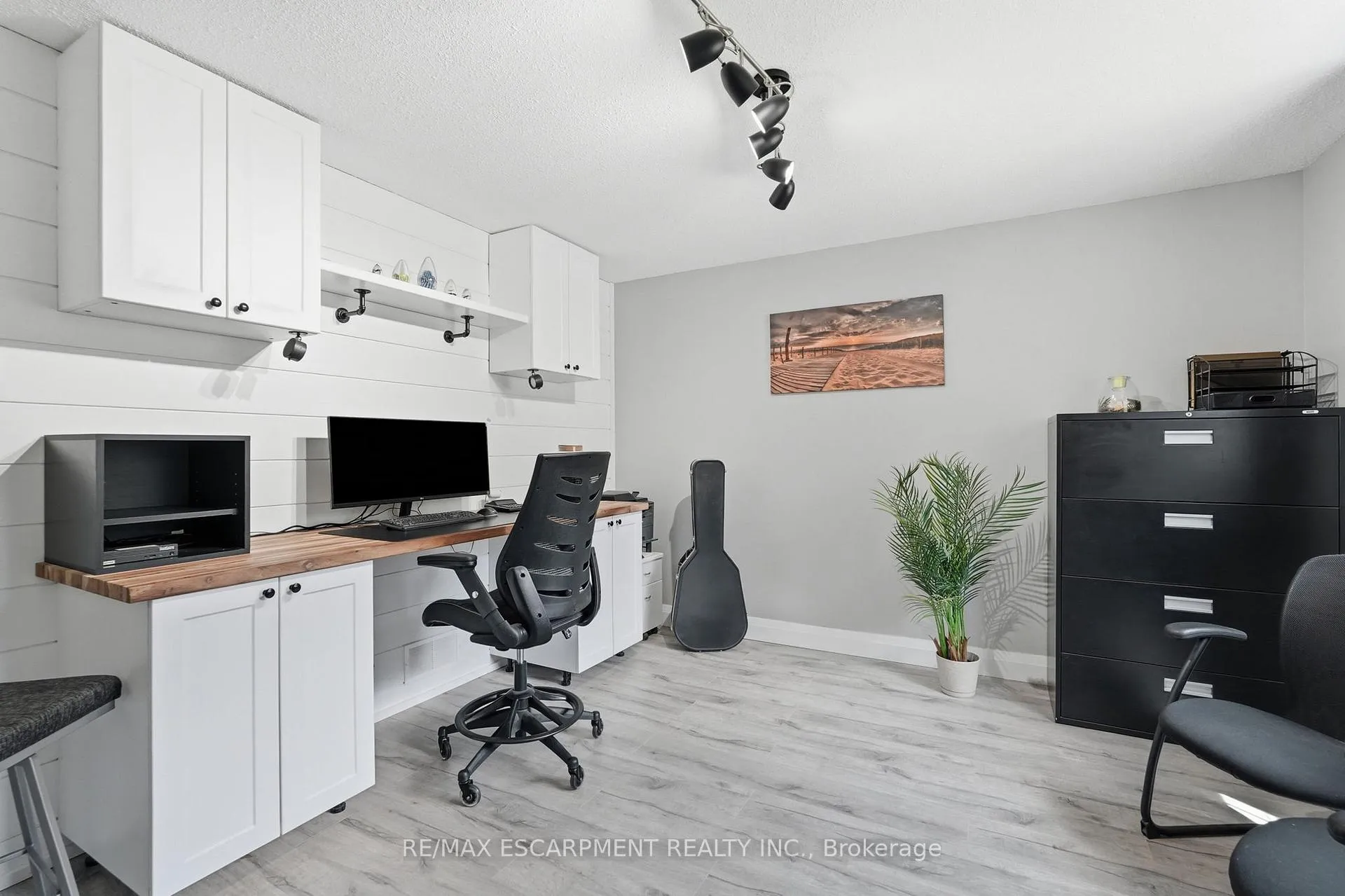 Photo 17 of 53 Glaceport Avenue, Hamilton, Waterdown — HOMEH