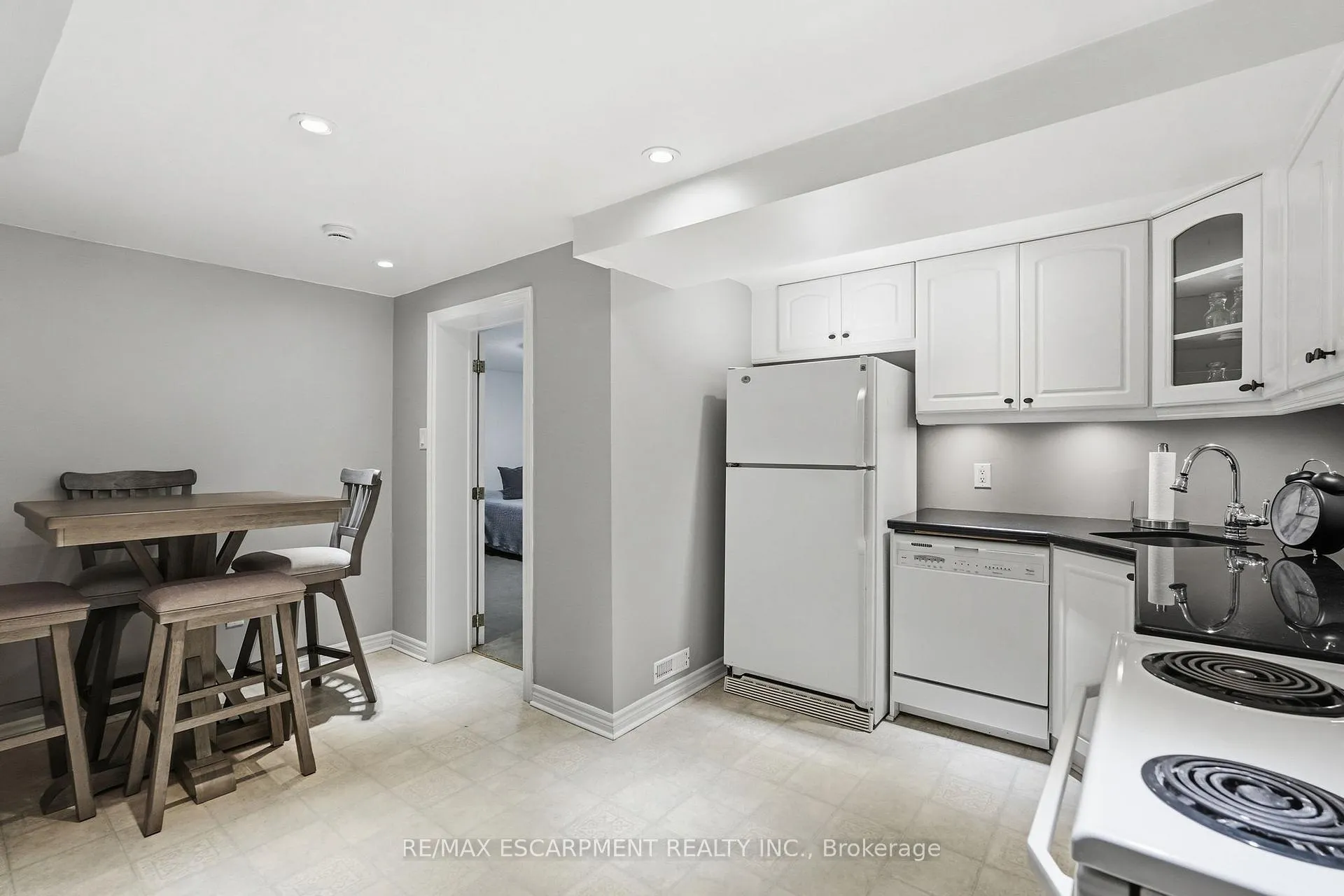 Photo 34 of 53 Glaceport Avenue, Hamilton, Waterdown — HOMEH