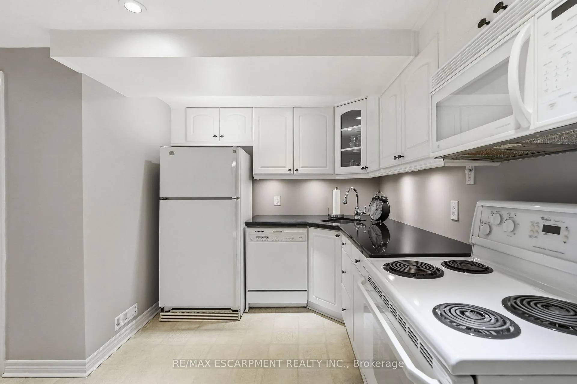 Photo 35 of 53 Glaceport Avenue, Hamilton, Waterdown — HOMEH