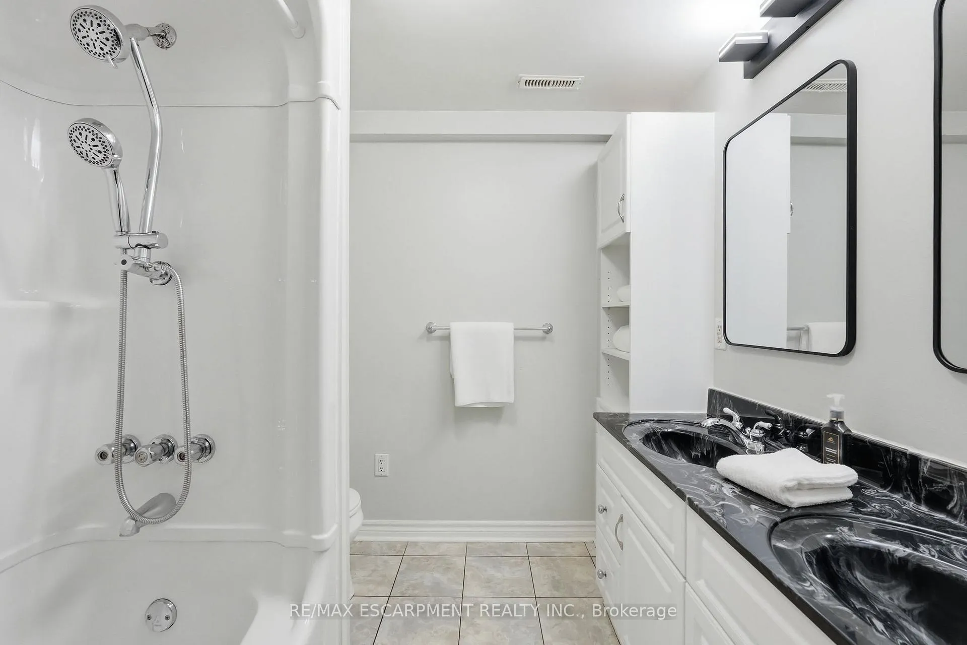 Photo 40 of 53 Glaceport Avenue, Hamilton, Waterdown — HOMEH
