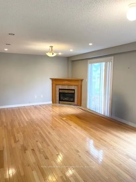 Photo 3 of 1101 Harrogate Drive, Hamilton, Meadowlands — HOMEH