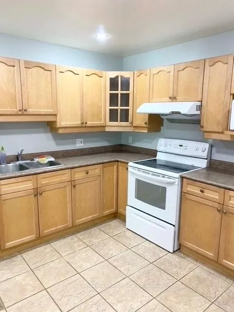 Photo 9 of 1101 Harrogate Drive, Hamilton, Meadowlands — HOMEH
