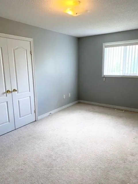 Photo 11 of 1101 Harrogate Drive, Hamilton, Meadowlands — HOMEH