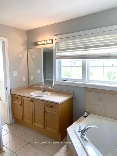 Photo 16 of 1101 Harrogate Drive, Hamilton, Meadowlands — HOMEH