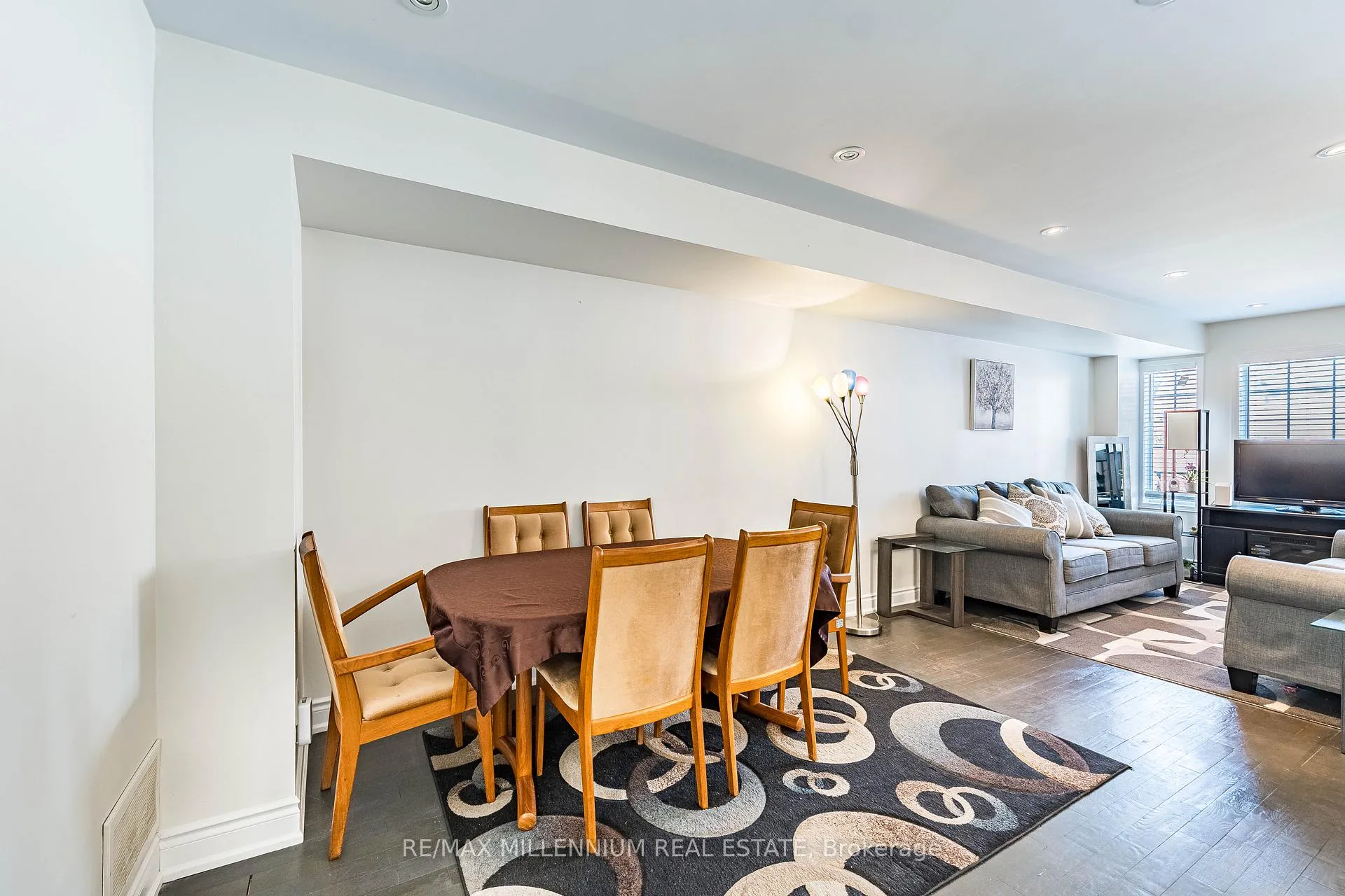 Photo 4 of Unit 36, 36 Spadina Road, Brampton, Brampton West — HOMEH