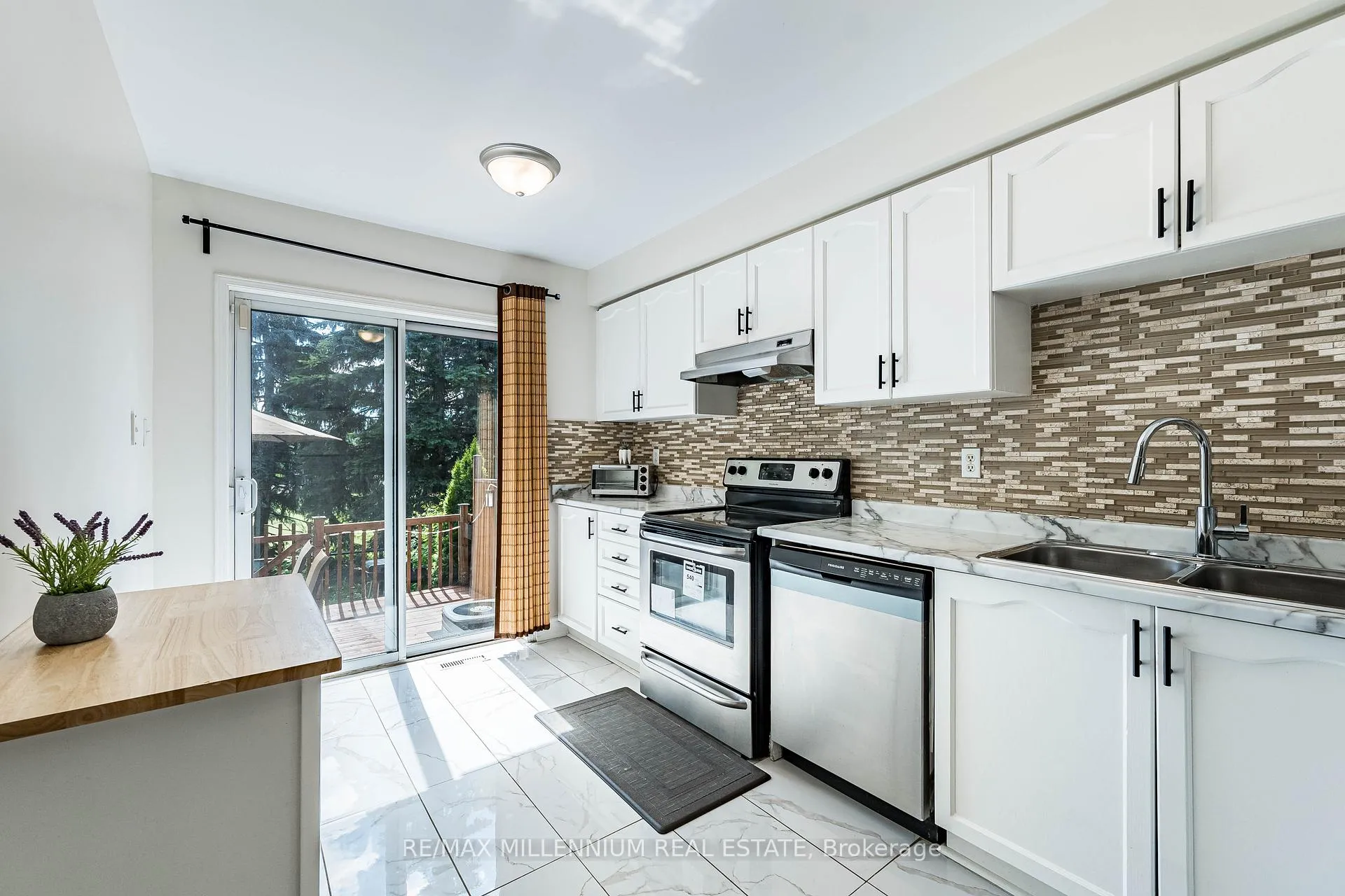 Photo 13 of Unit 36, 36 Spadina Road, Brampton, Brampton West — HOMEH