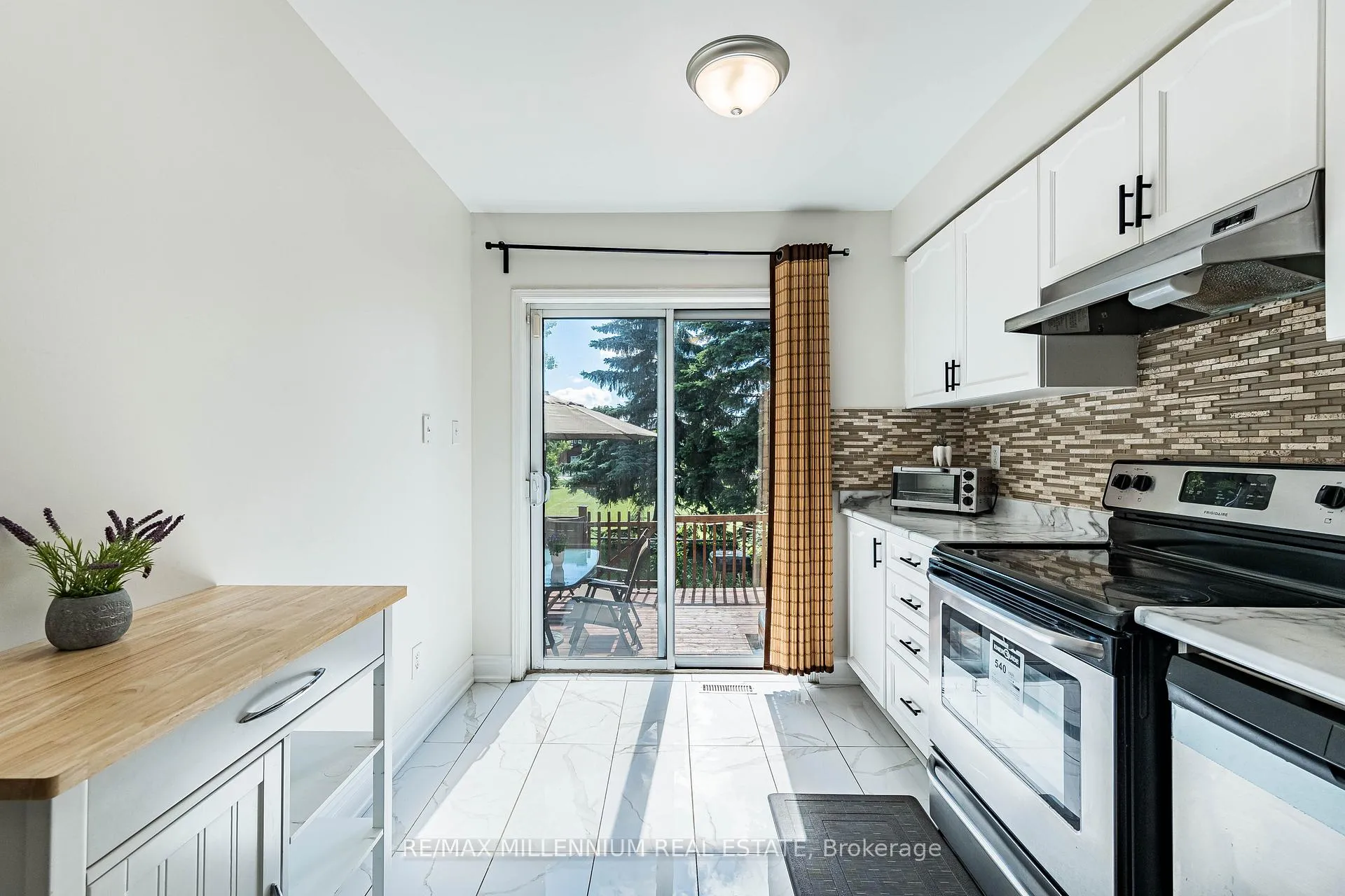 Photo 14 of Unit 36, 36 Spadina Road, Brampton, Brampton West — HOMEH