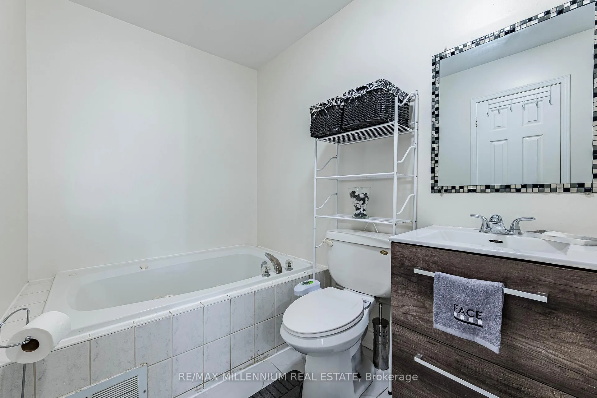 Photo 30 of Unit 36, 36 Spadina Road, Brampton, Brampton West — HOMEH