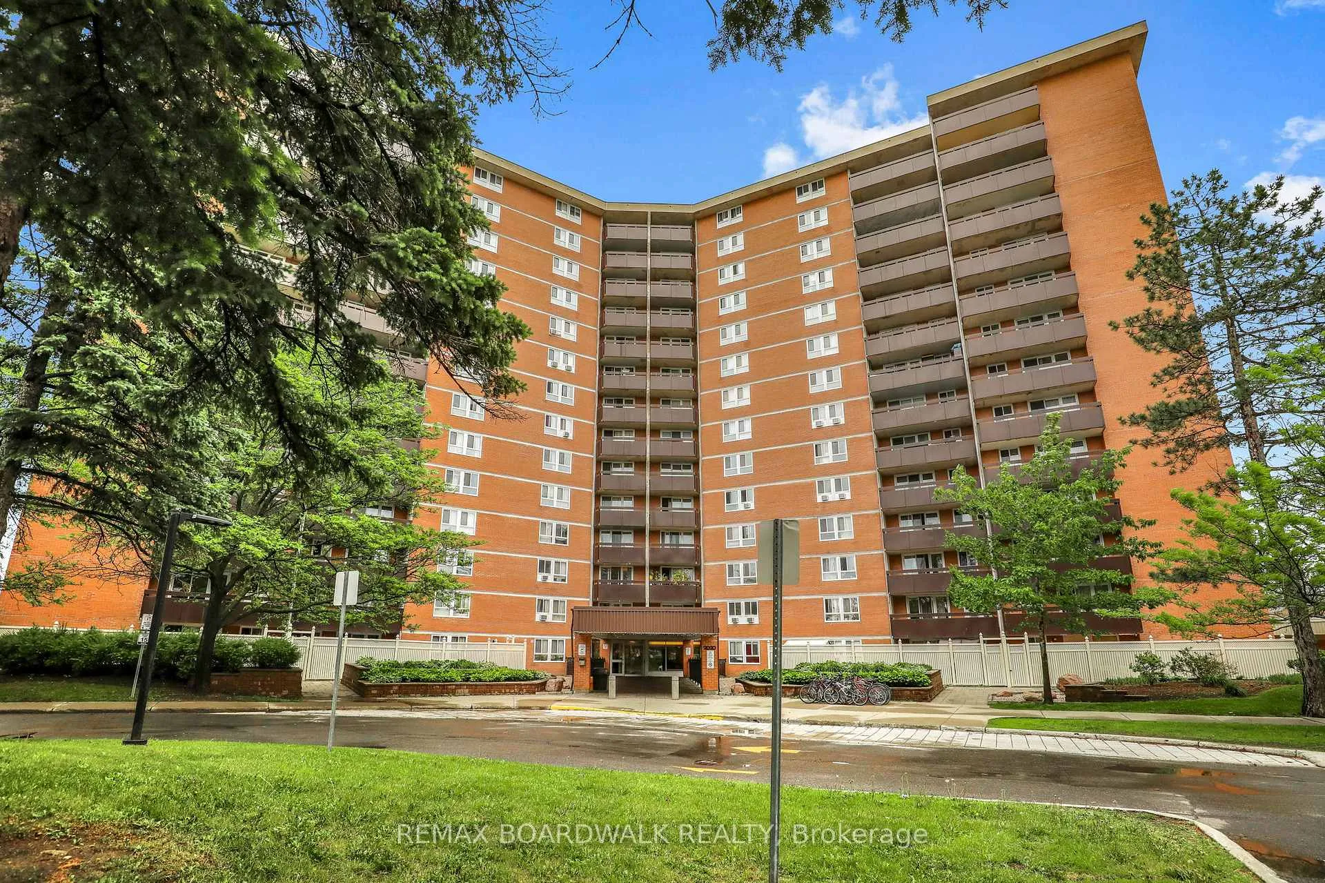 Photo 1 of Unit 115, 2020 Jasmine Crescent, Ottawa, Beacon Hill South — HOMEH